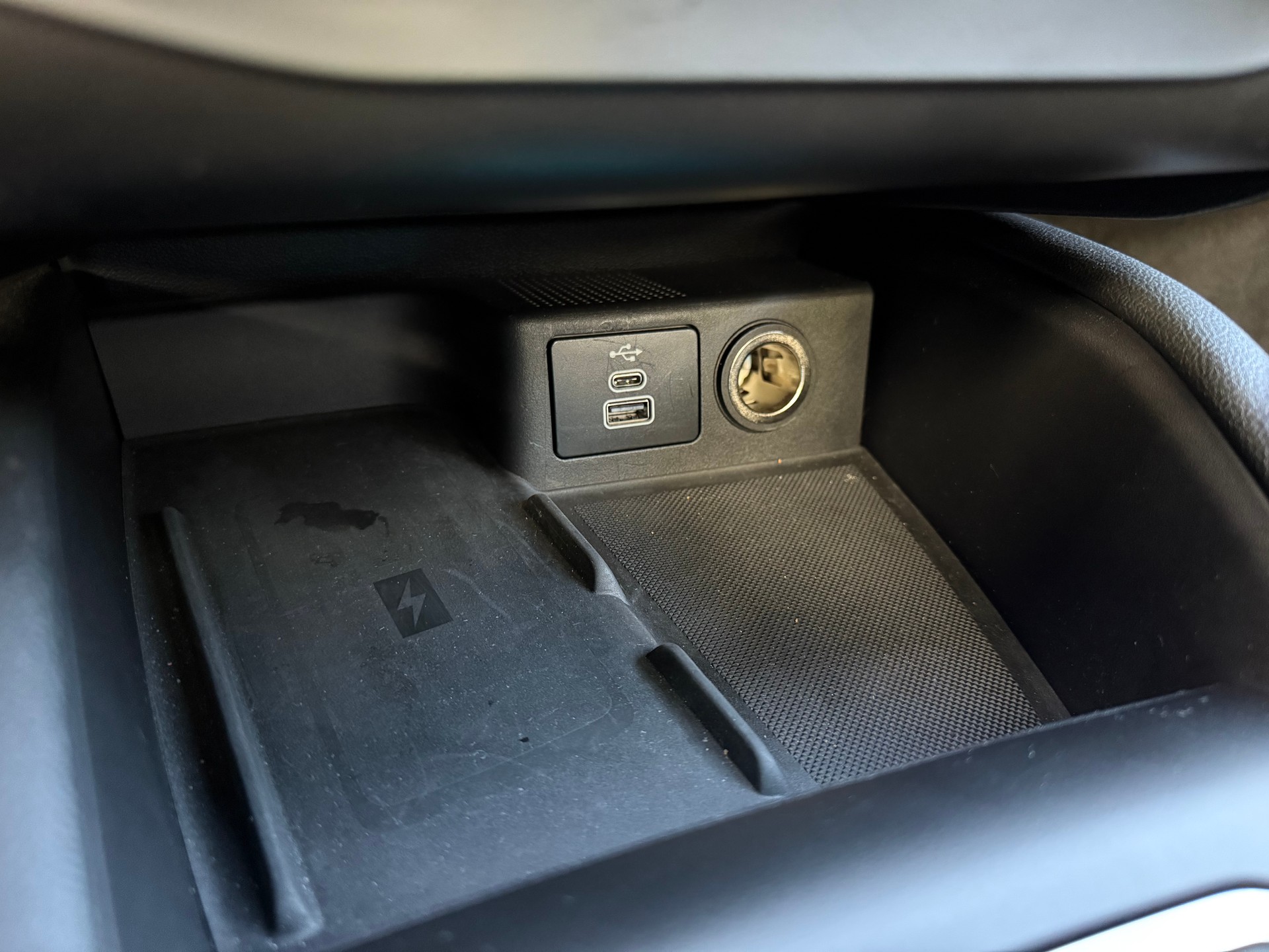 FORD Focus Station Wagon 1.0i EcoB Hybrid 155 ST-Line X-image-19
