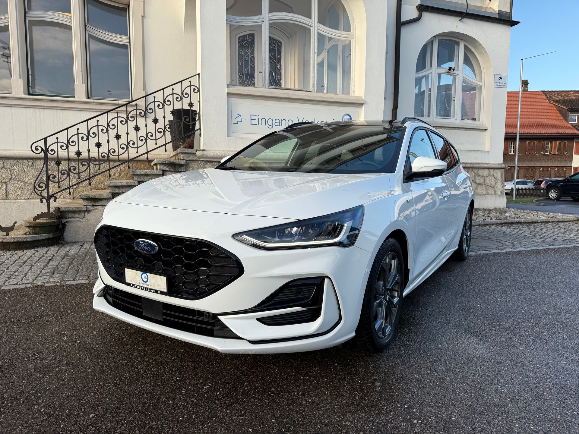 FORD Focus Station Wagon 1.0i EcoB Hybrid 155 ST-Line X-image-1