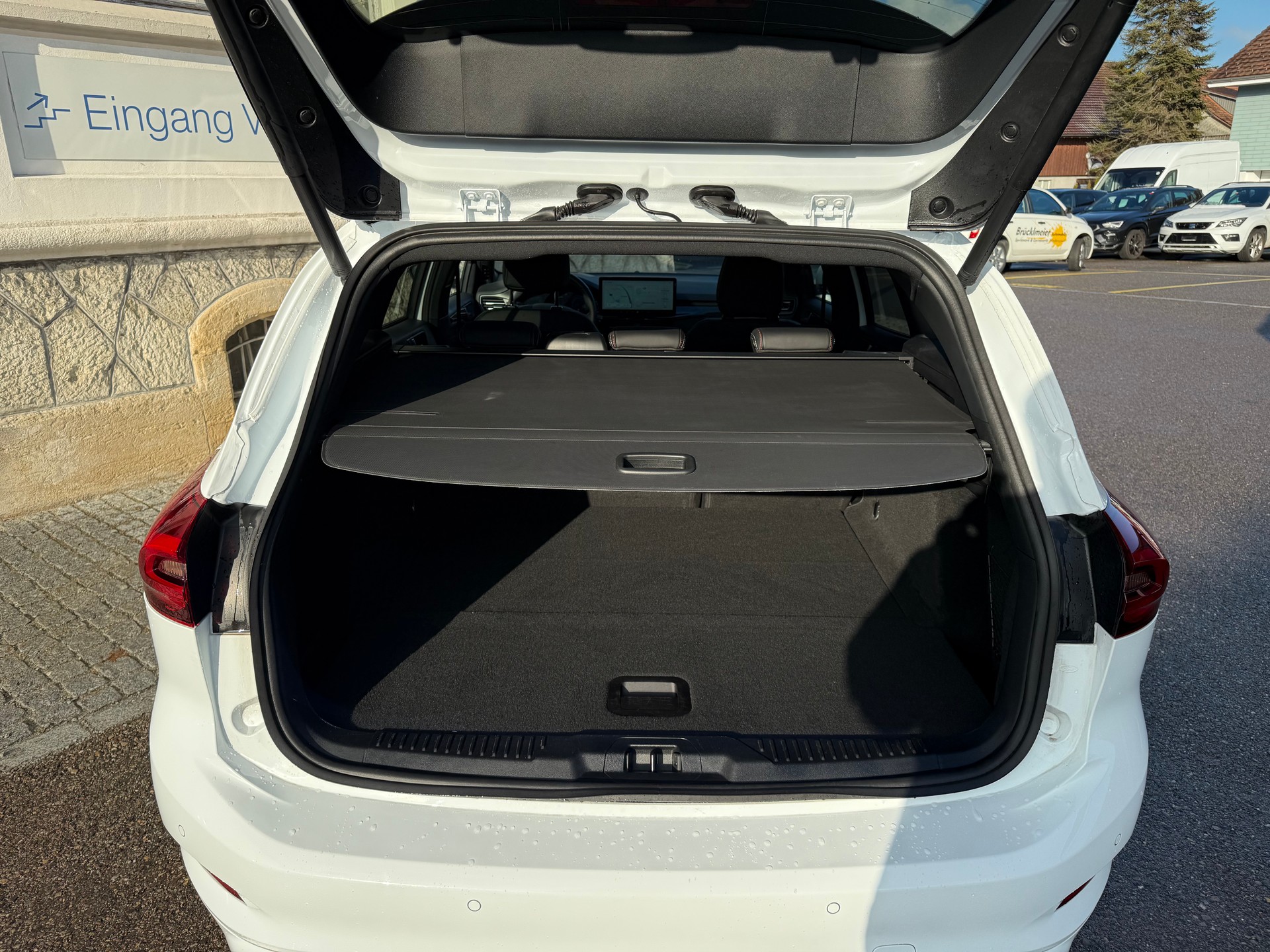 FORD Focus Station Wagon 1.0i EcoB Hybrid 155 ST-Line X-image-5