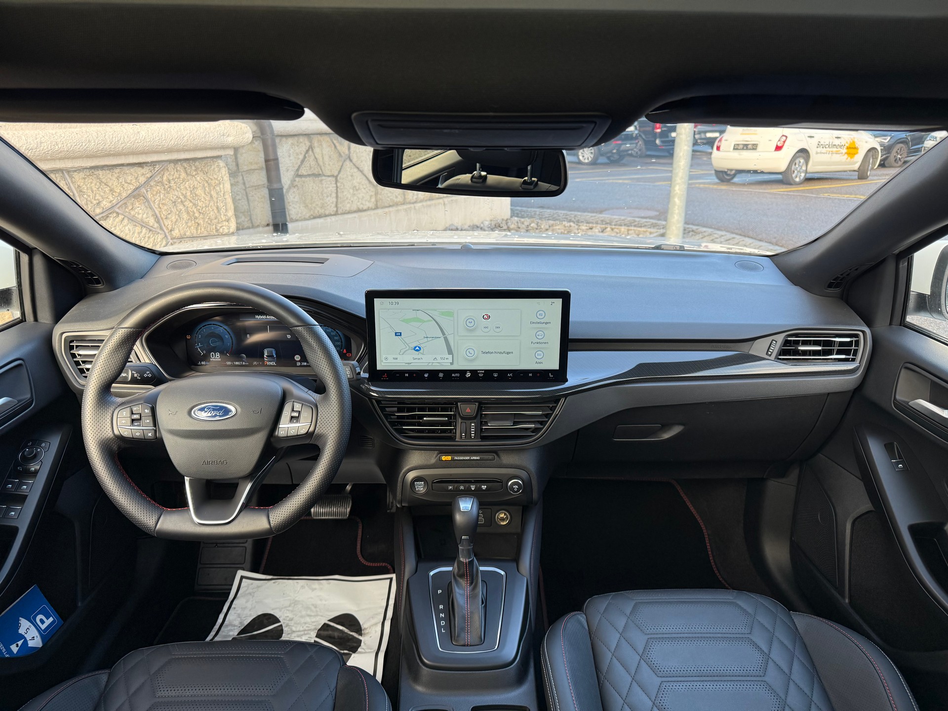 FORD Focus Station Wagon 1.0i EcoB Hybrid 155 ST-Line X-image-12