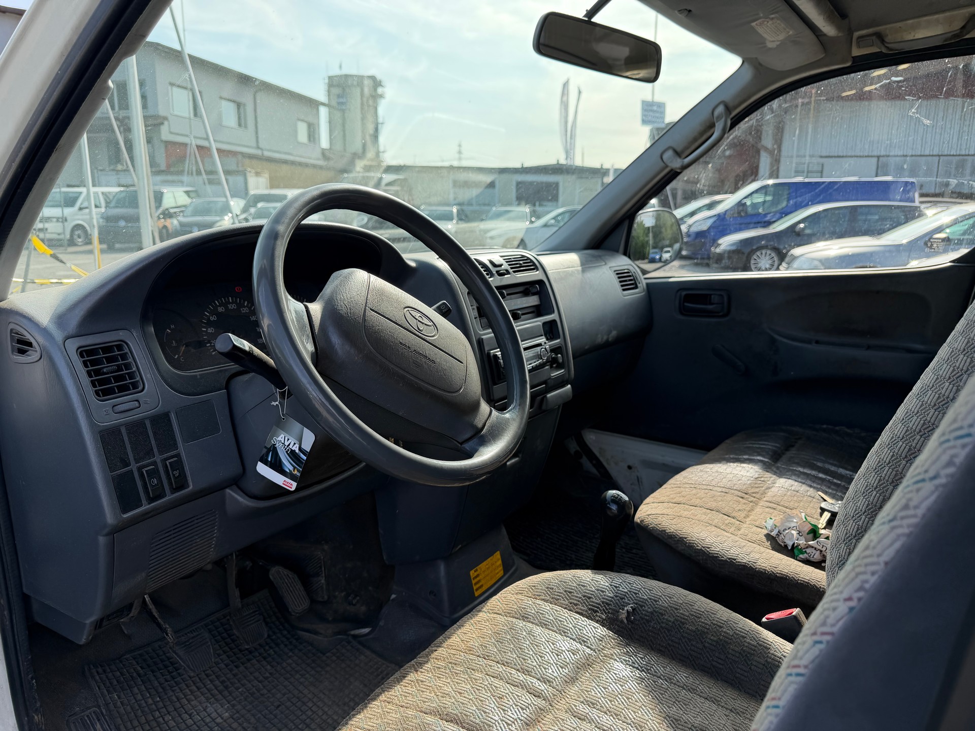TOYOTA Hiace D-4D 4WD Van-image-5