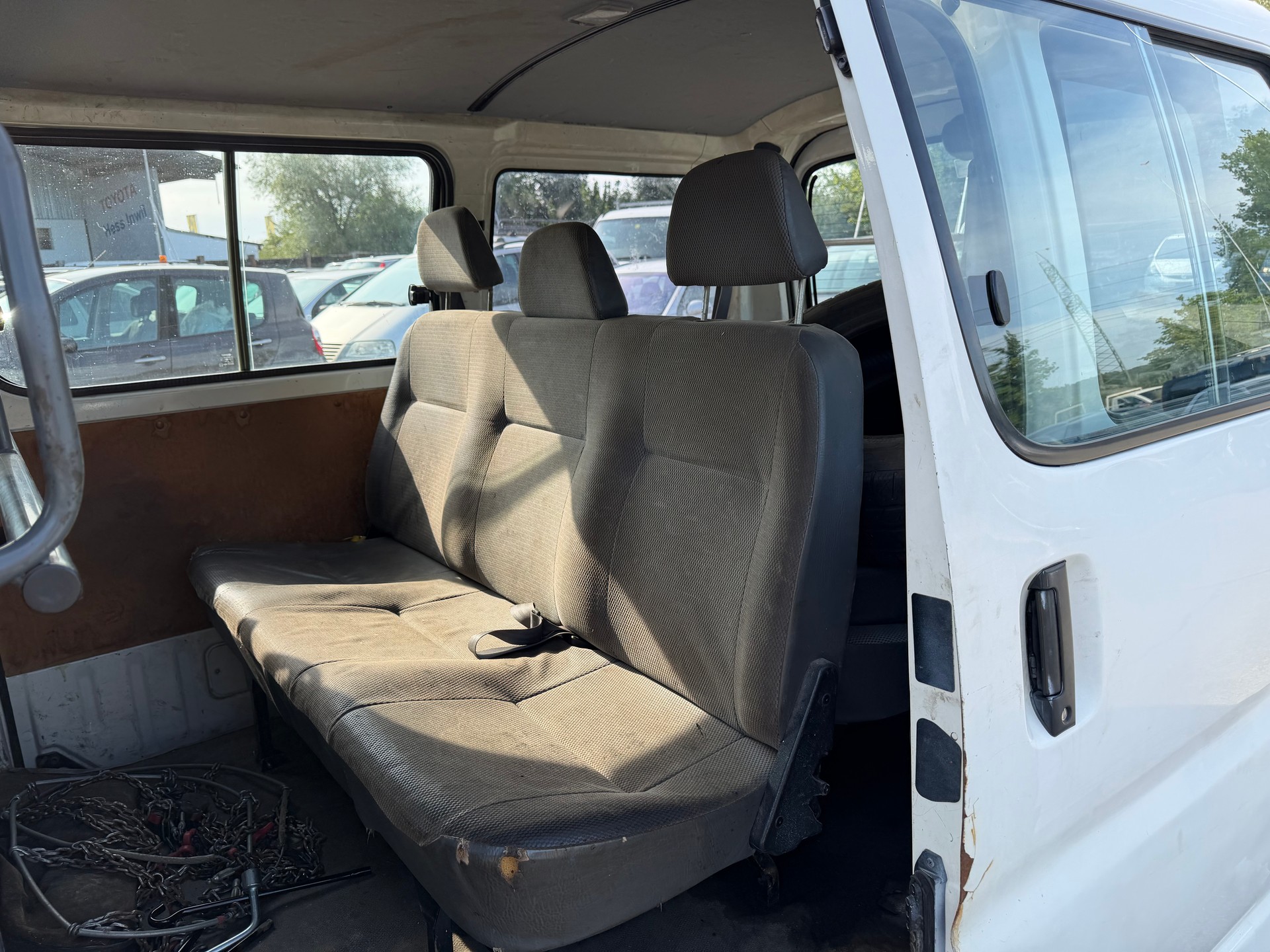 TOYOTA Hiace D-4D 4WD Van-image-4