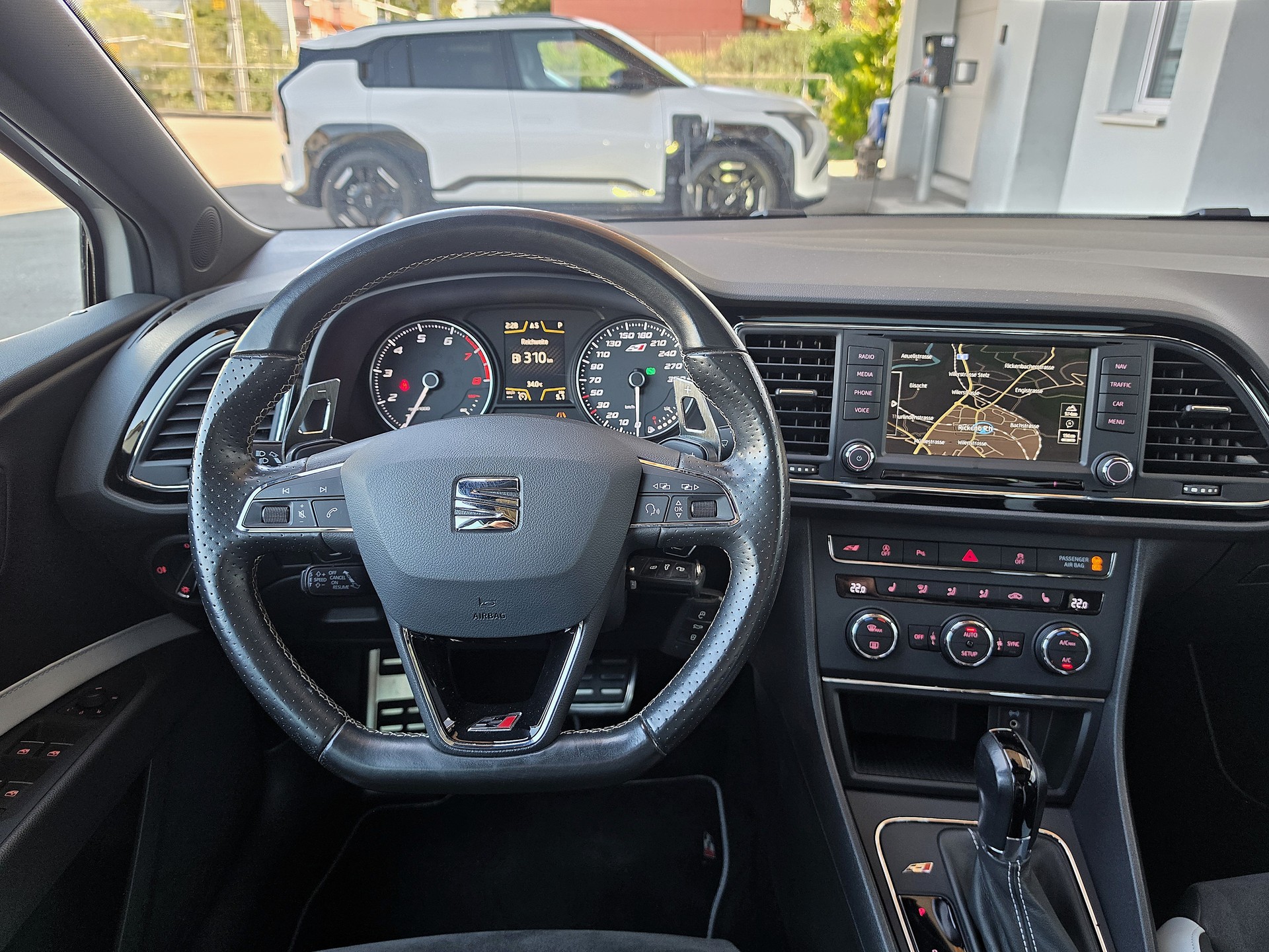 SEAT Leon 2.0 TSI Cupra 290 DSG-image-10
