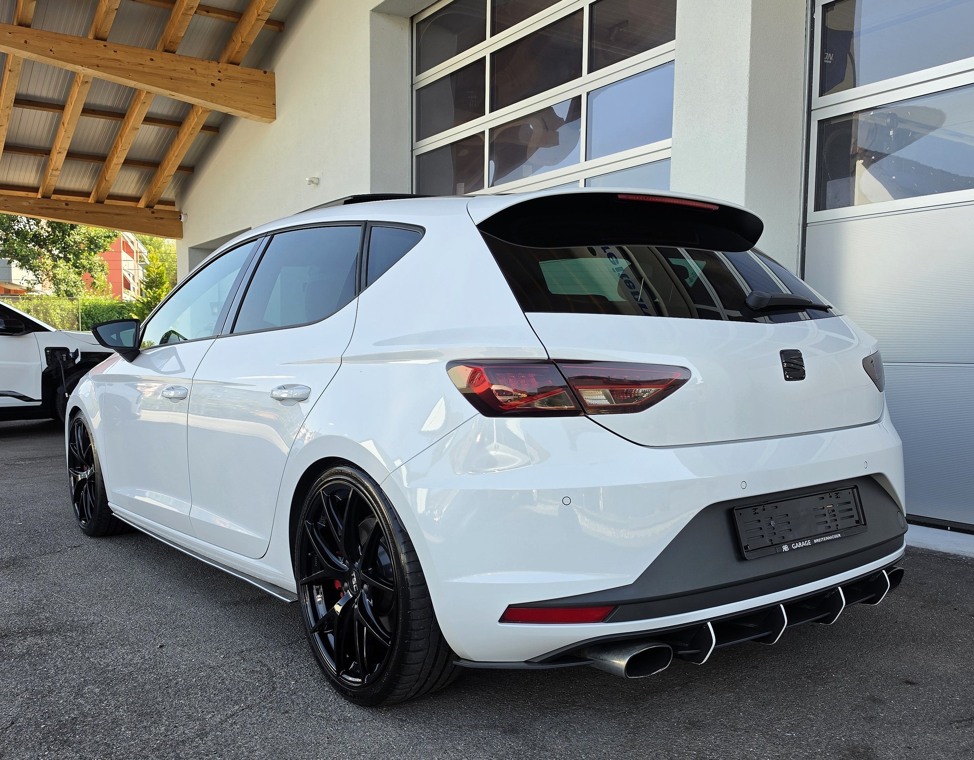 SEAT Leon 2.0 TSI Cupra 290 DSG-image-4