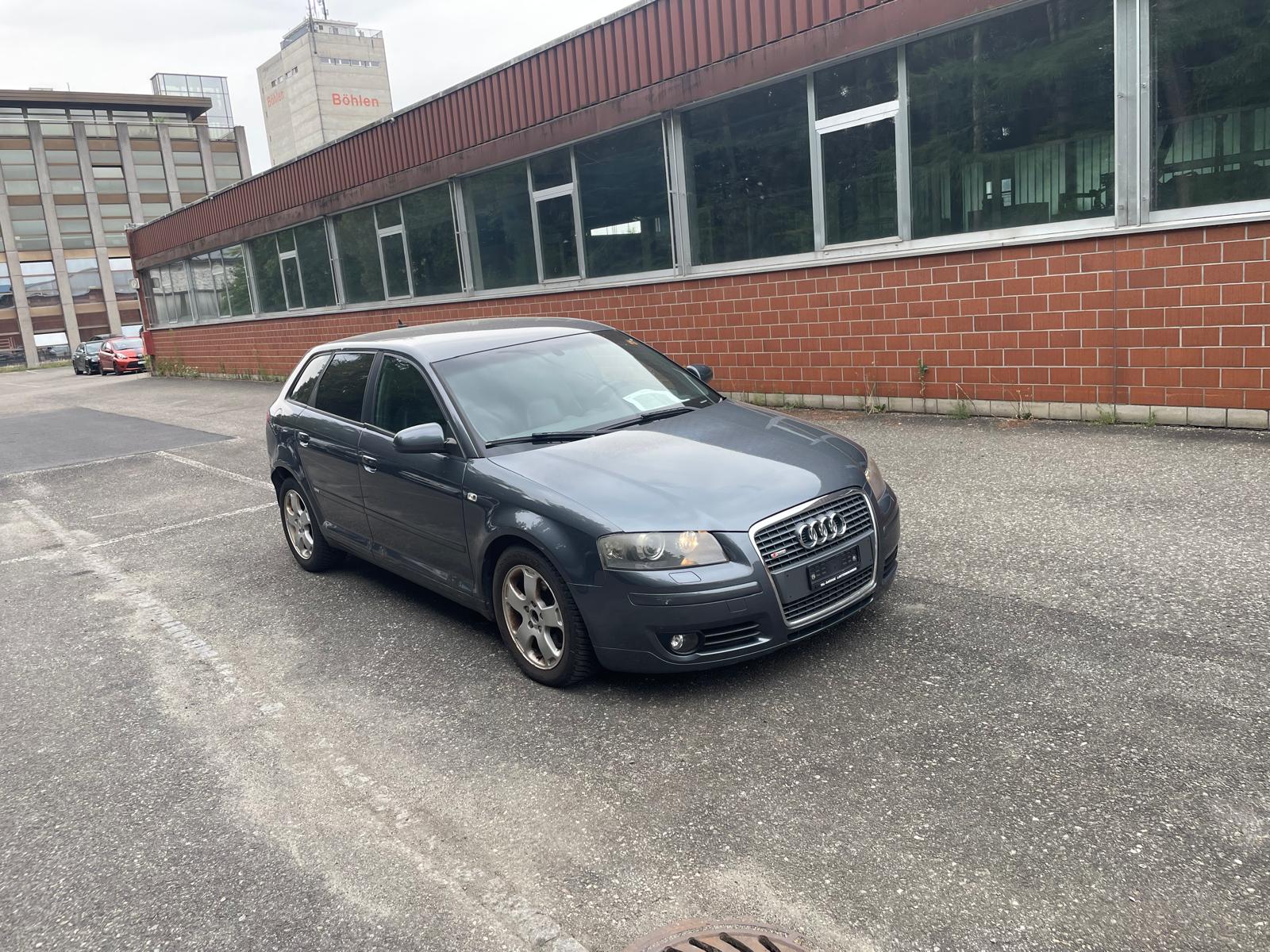 AUDI A3 Sportback 2.0 TDI Attraction quattro-image-1