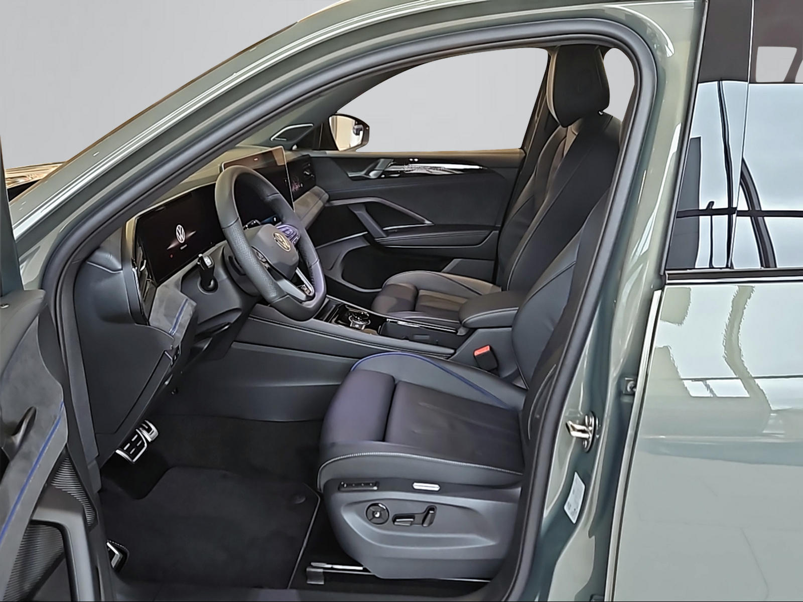 VW Tiguan 2.0 TSI DSG R-Line Plus 4Motion-image-1