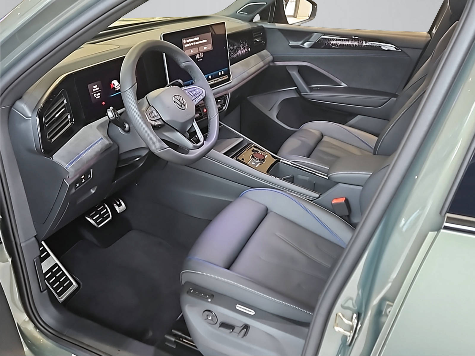 VW Tiguan 2.0 TSI DSG R-Line Plus 4Motion-image-3