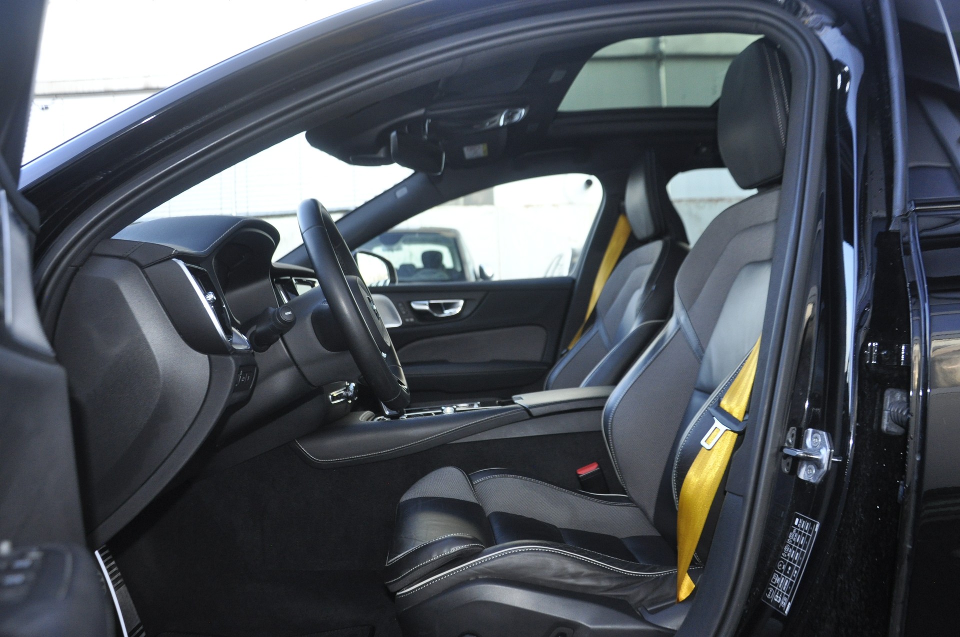 VOLVO V60 T8 eAWD Twin Engine Polestar Geartronic I Anhängerkupplung-image-3