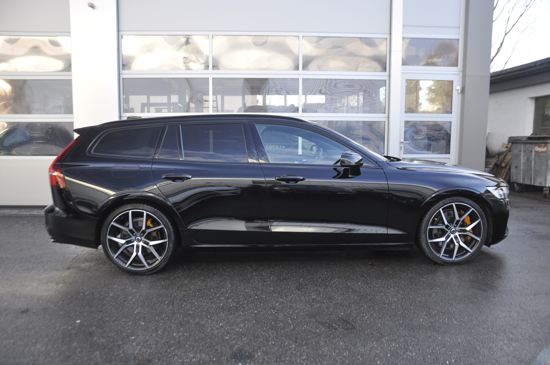 VOLVO V60 T8 eAWD Twin Engine Polestar Geartronic I Anhängerkupplung-image-1