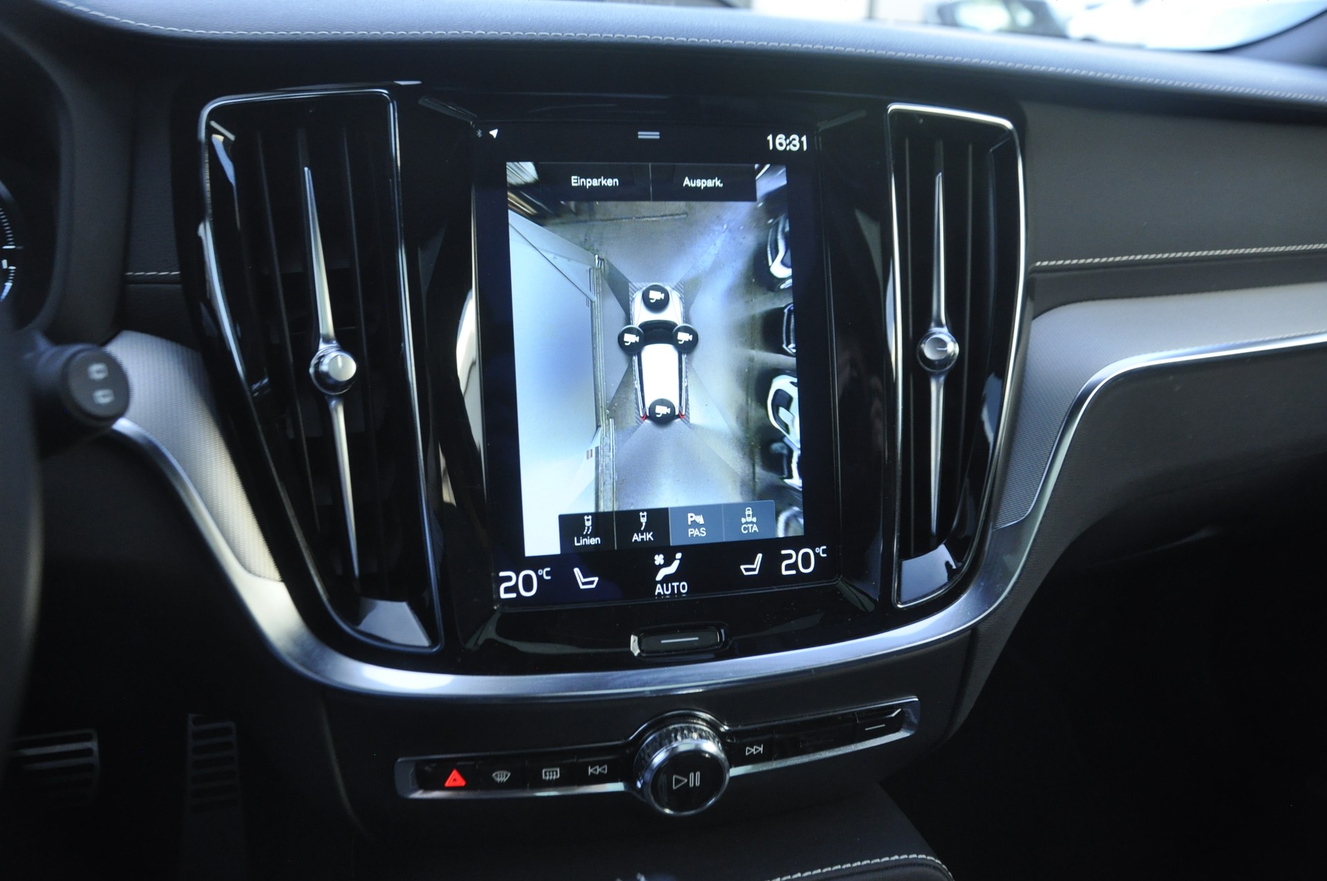 VOLVO V60 T8 eAWD Twin Engine Polestar Geartronic I Anhängerkupplung-image-8