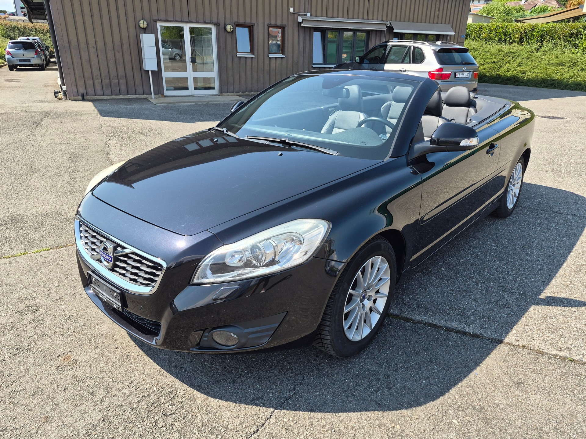VOLVO C70 D4 Momentum Geartronic-image-0
