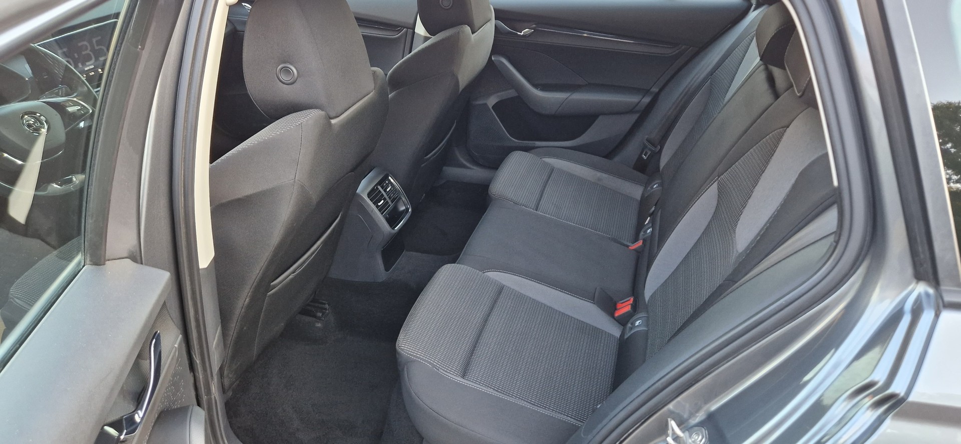SKODA 2.0 TSI Ambition 4x4 DSG-image-6