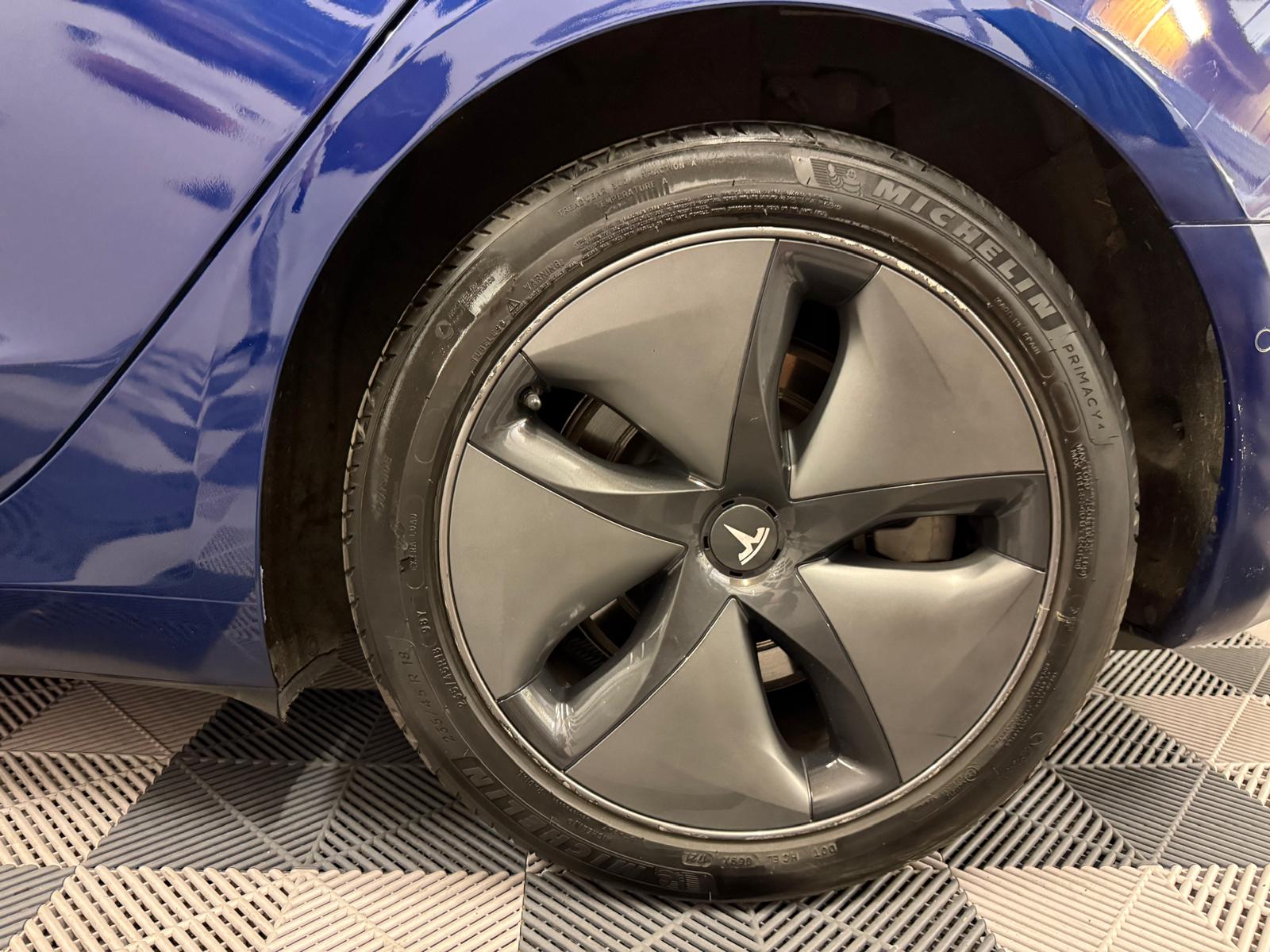 TESLA Model 3 Long Range Dual Motor AWD-image-24
