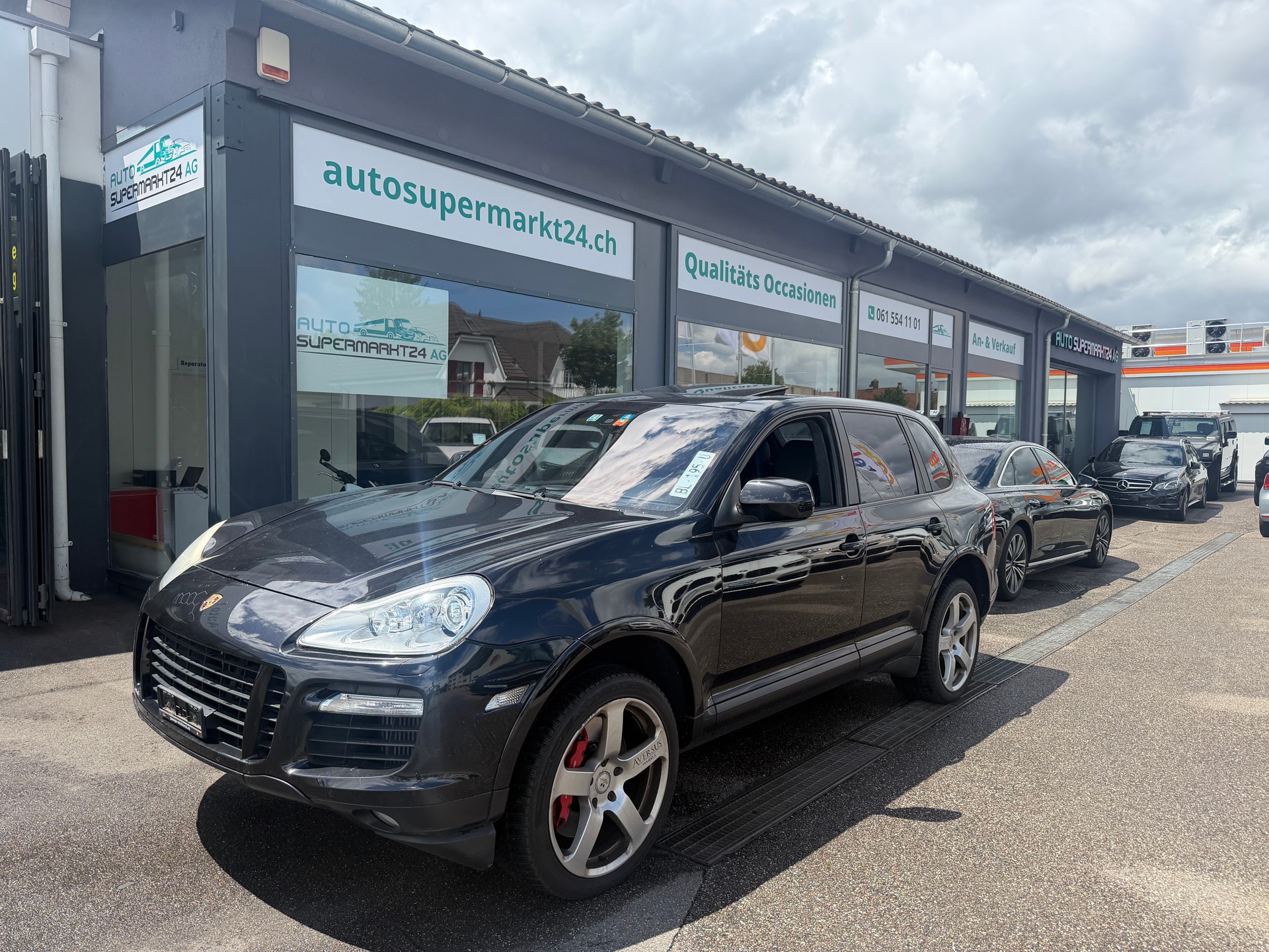 PORSCHE Cayenne Turbo-image-0