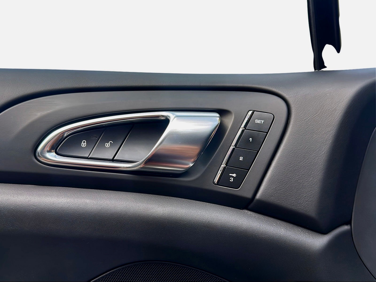 PORSCHE Cayenne Turbo S *FAB Design*-image-15