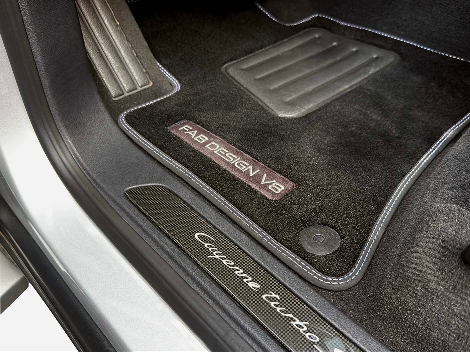 PORSCHE Cayenne Turbo S *FAB Design*-image-18