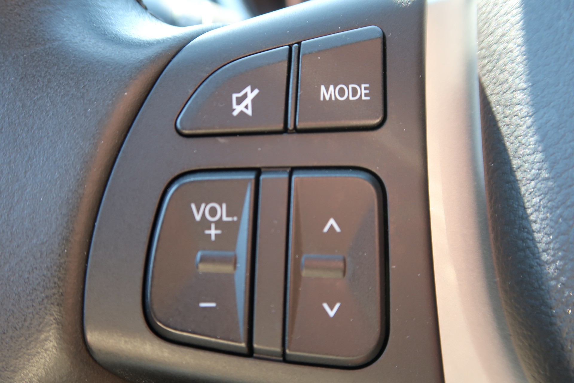 SUZUKI Vitara 1.4 Boosterjet Compact Top Hybrid Automatic-image-19