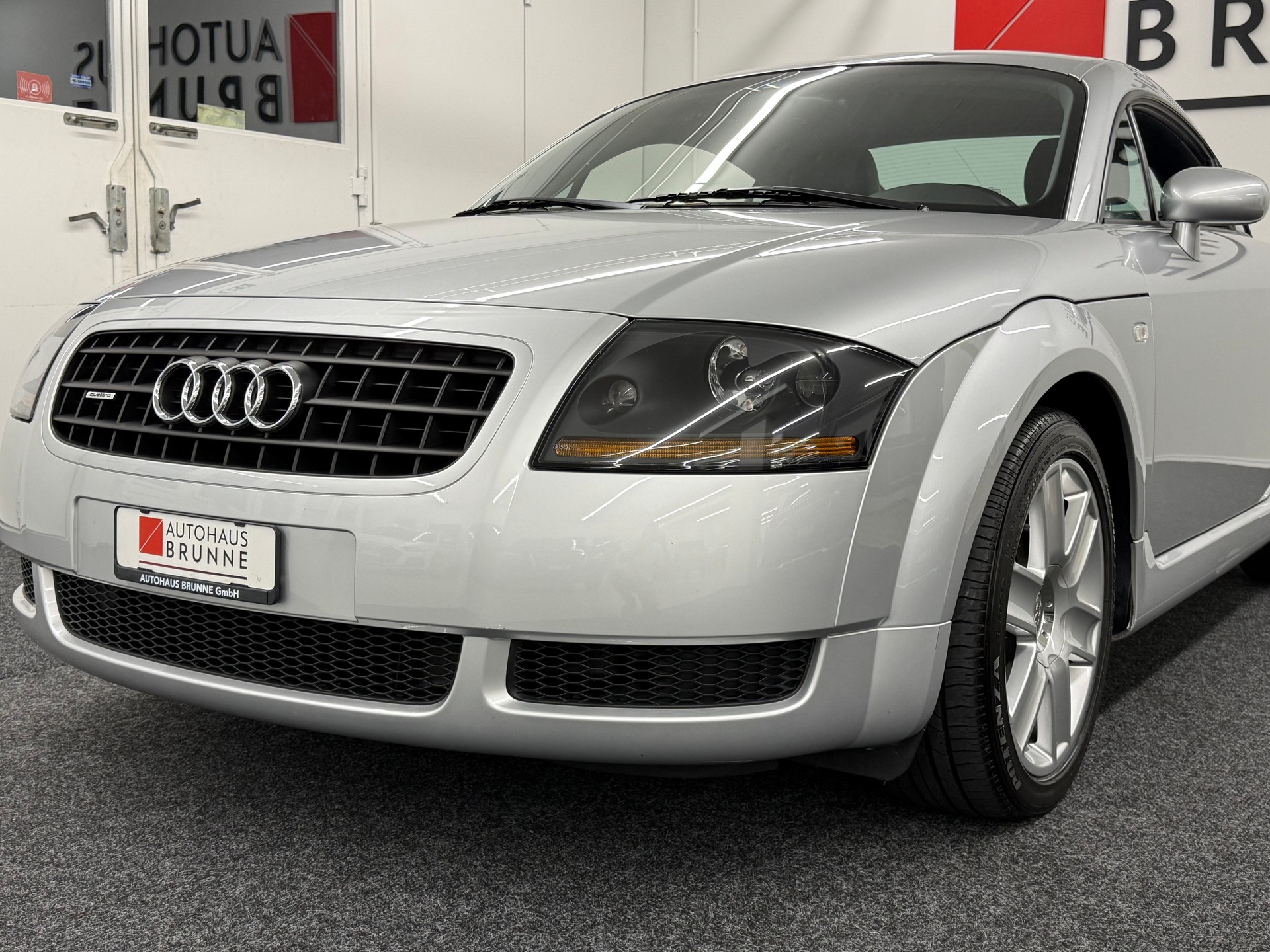 AUDI TT Coupé 1.8 T quattro-image-11