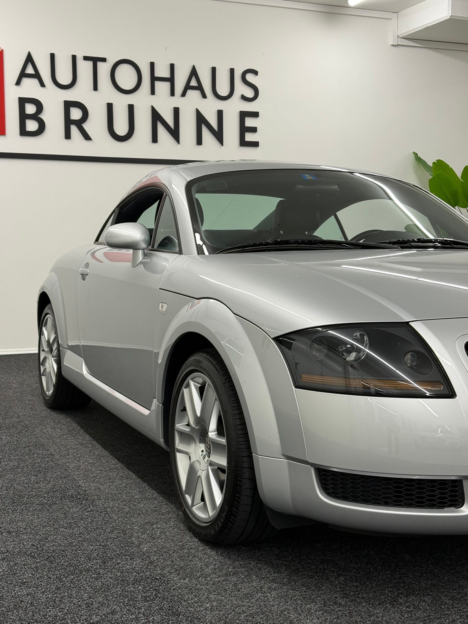 AUDI TT Coupé 1.8 T quattro-image-4