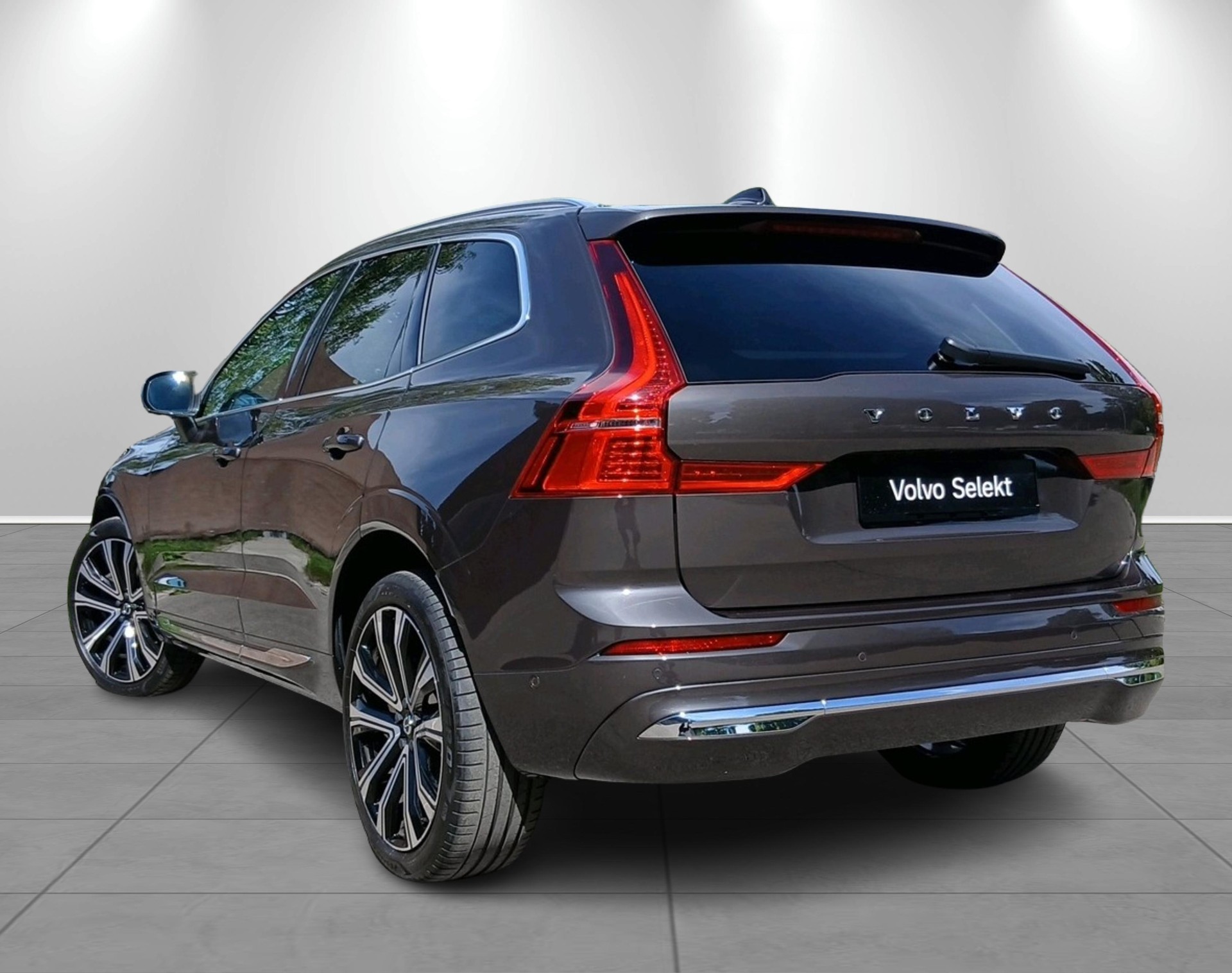 VOLVO XC60 2.0 B5 MH Inscription AWD-image-1