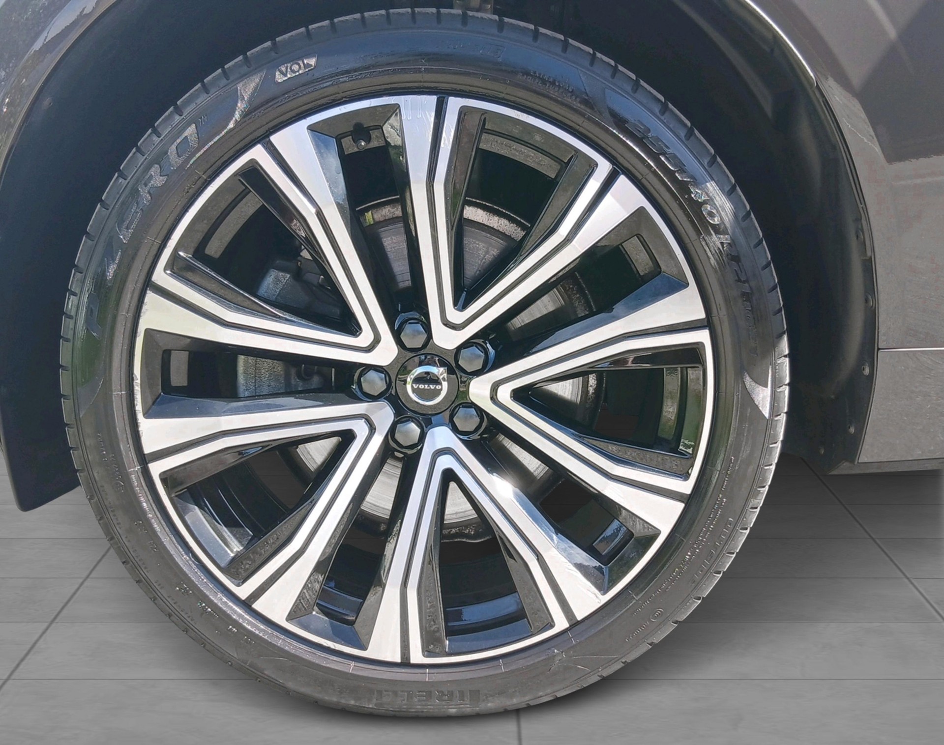 VOLVO XC60 2.0 B5 MH Inscription AWD-image-9
