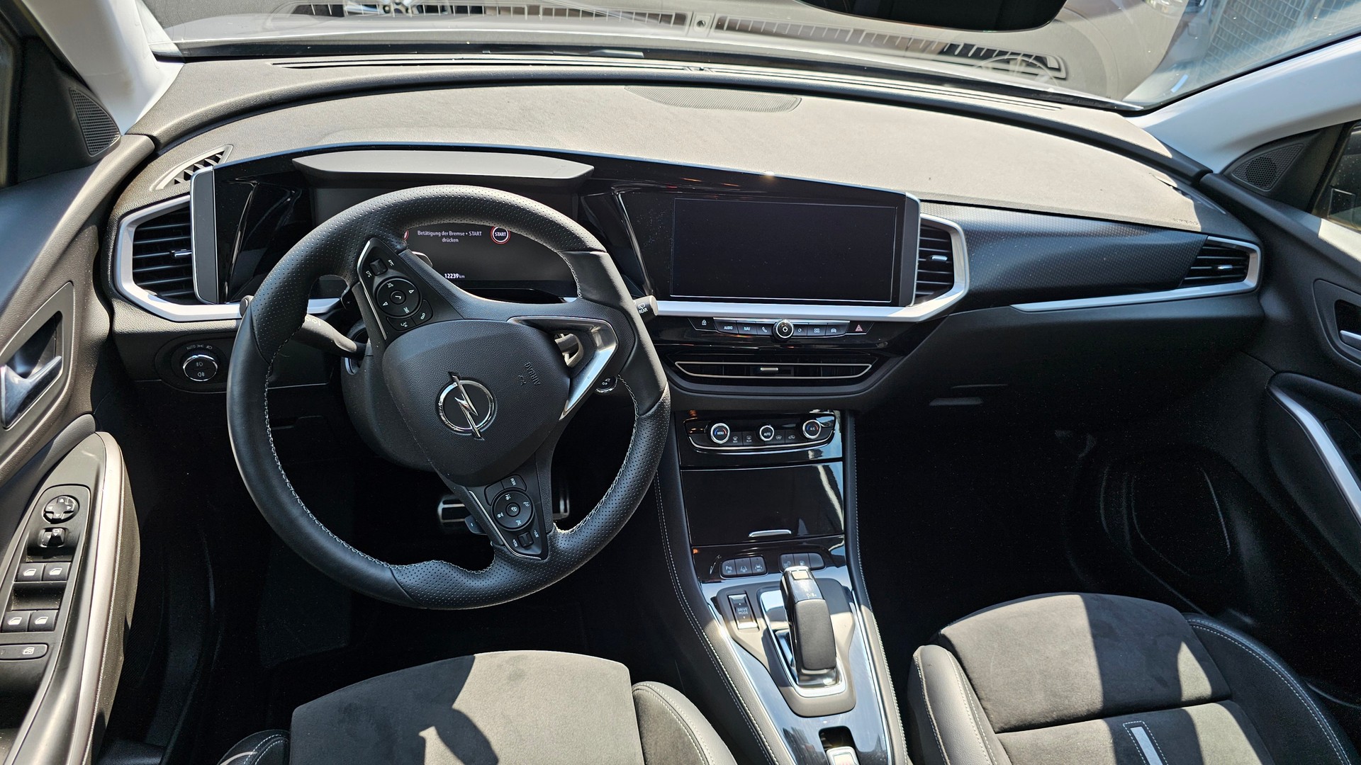 OPEL Hybrid4 Gse-image-1