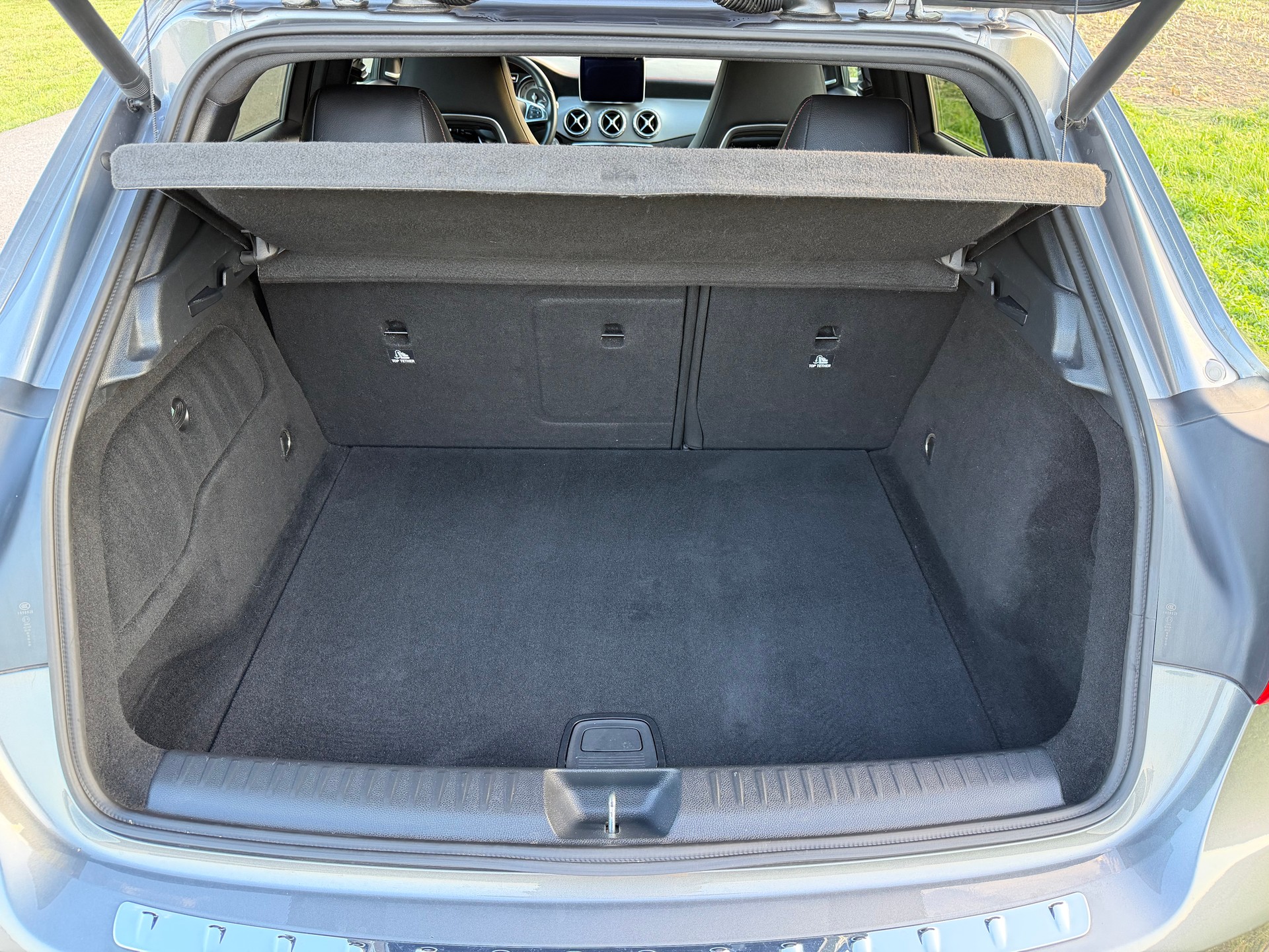 MERCEDES-BENZ GLA 220 d AMG Line 4Matic 7G-DCT-image-10