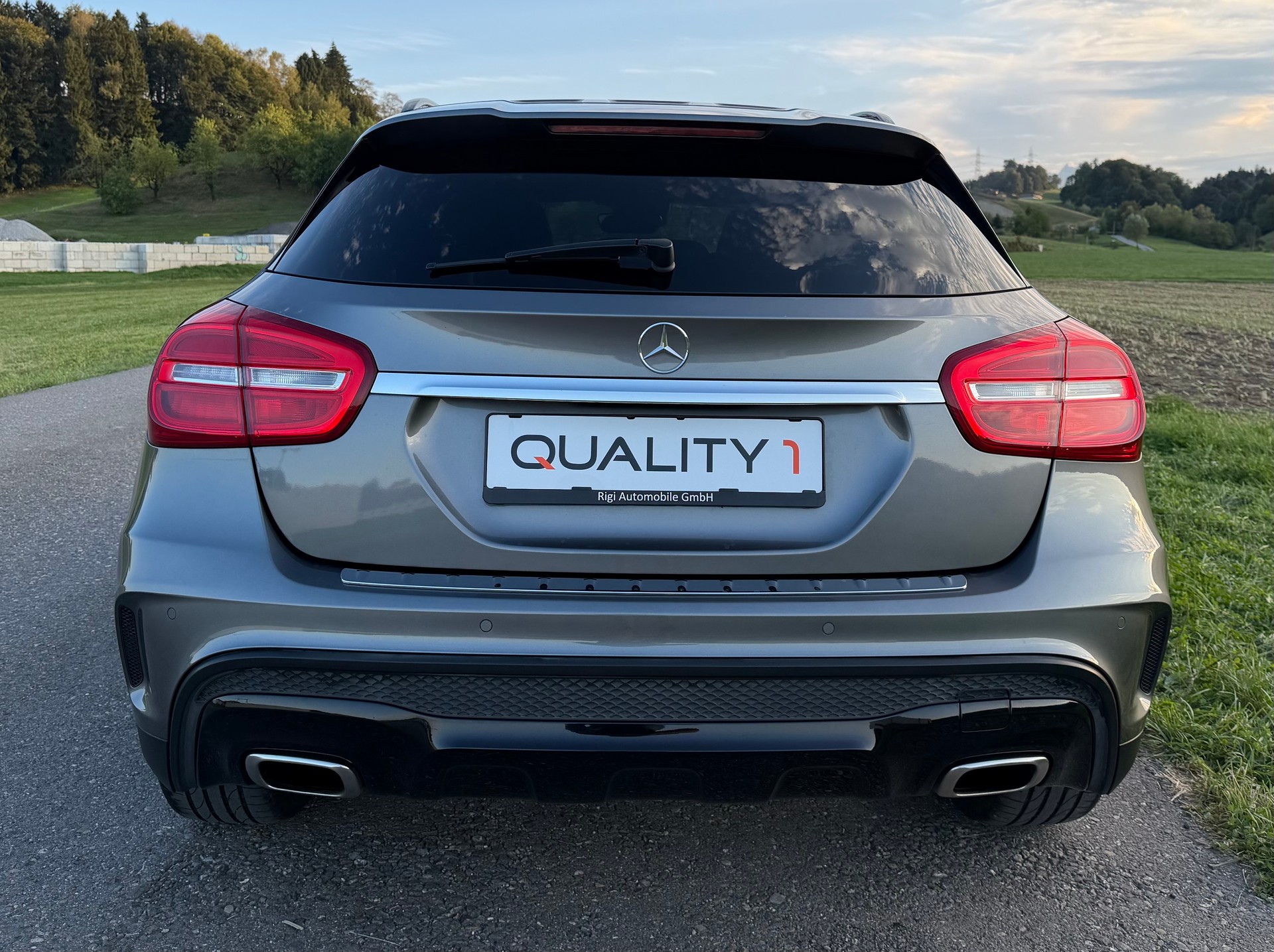 MERCEDES-BENZ GLA 220 d AMG Line 4Matic 7G-DCT-image-4