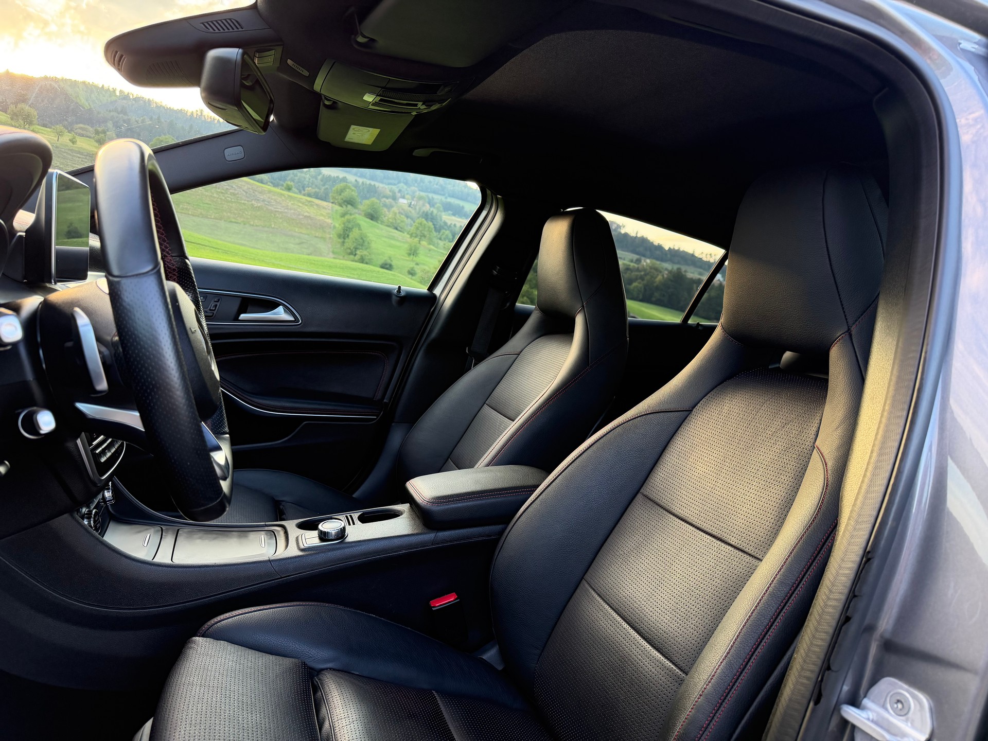 MERCEDES-BENZ GLA 220 d AMG Line 4Matic 7G-DCT-image-8