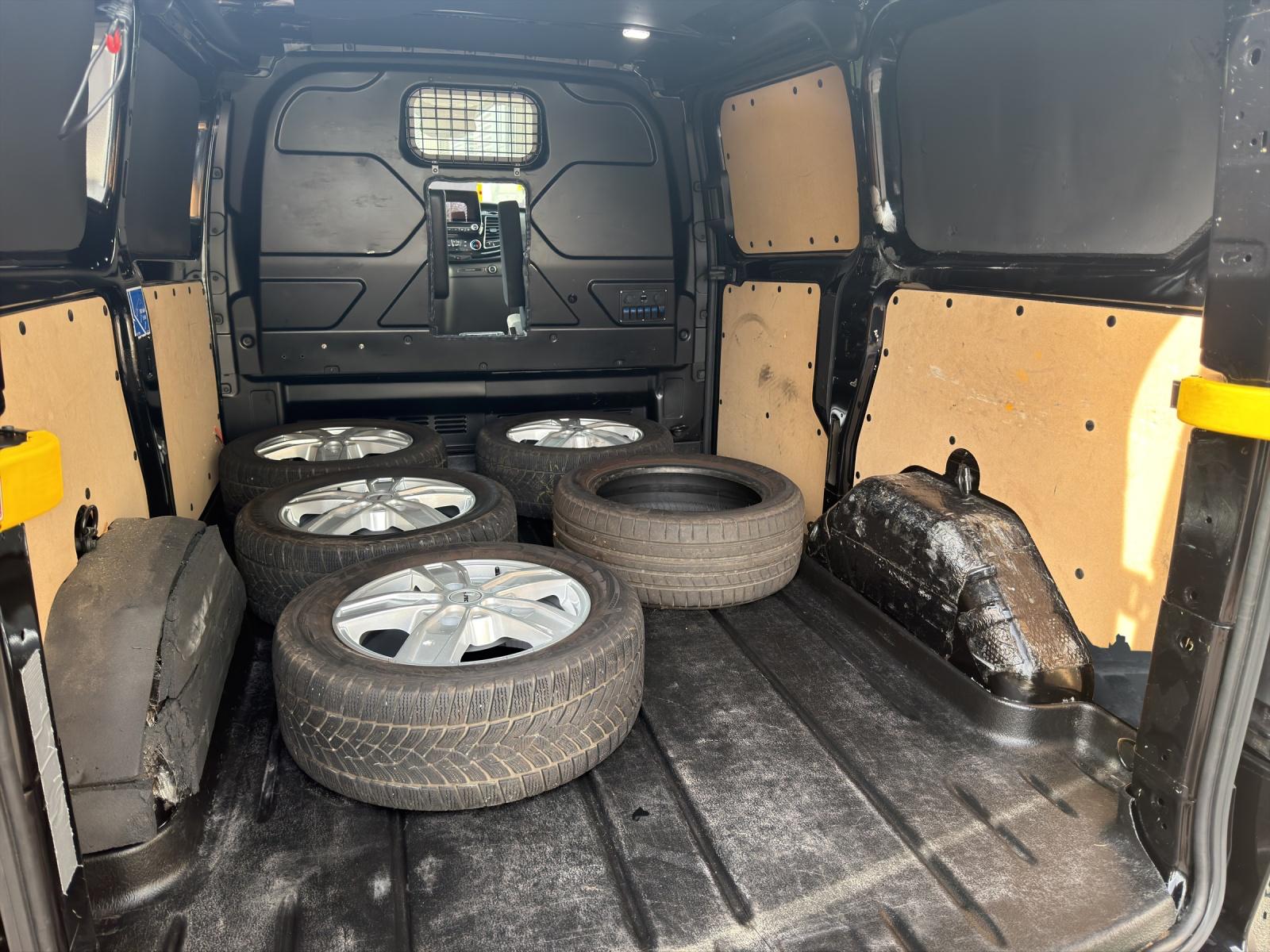FORD Transit Custom Van 290 L1H1 Sport A-image-6