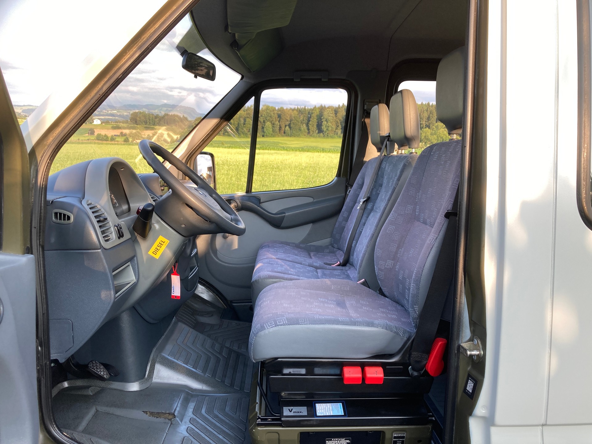 MERCEDES-BENZ Sprinter 313 CDI 4x4 mit Geländeuntersetzung und 11 Sitzen-image-9