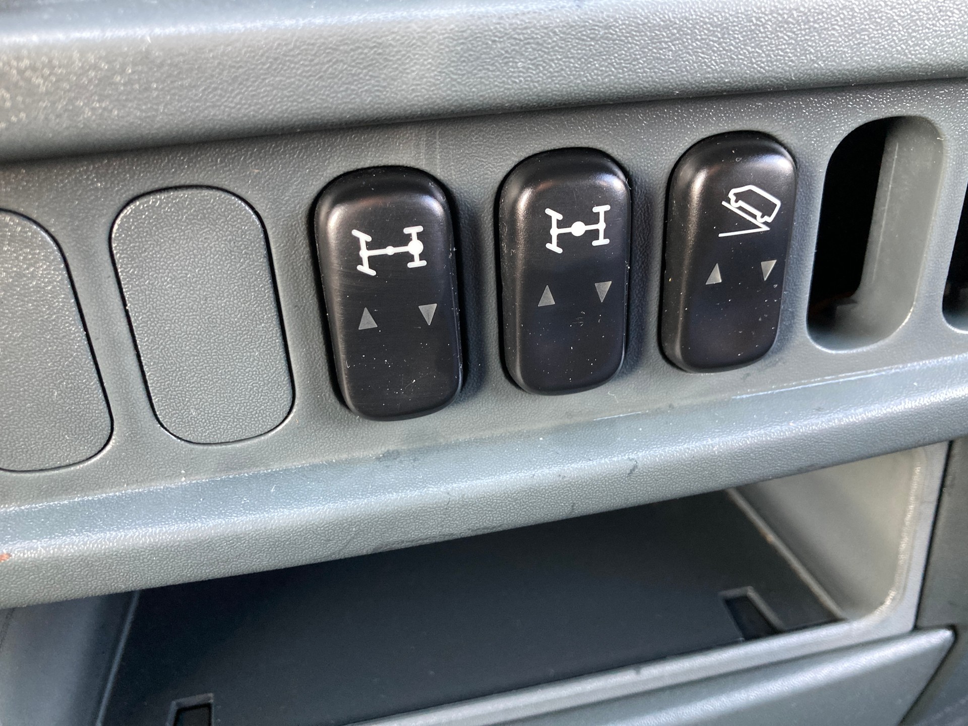 MERCEDES-BENZ Sprinter 313 CDI 4x4 mit Geländeuntersetzung und 11 Sitzen-image-11