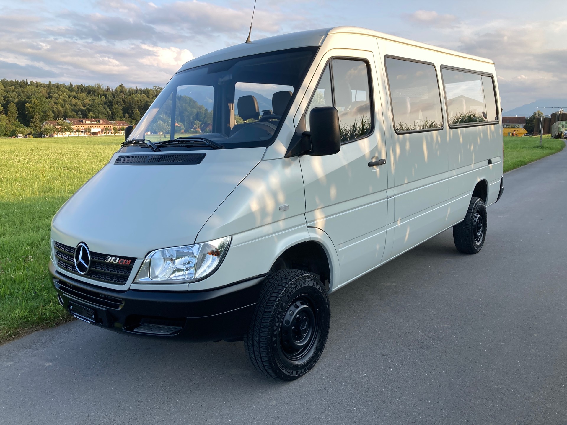 MERCEDES-BENZ Sprinter 313 CDI 4x4 mit Geländeuntersetzung und 11 Sitzen