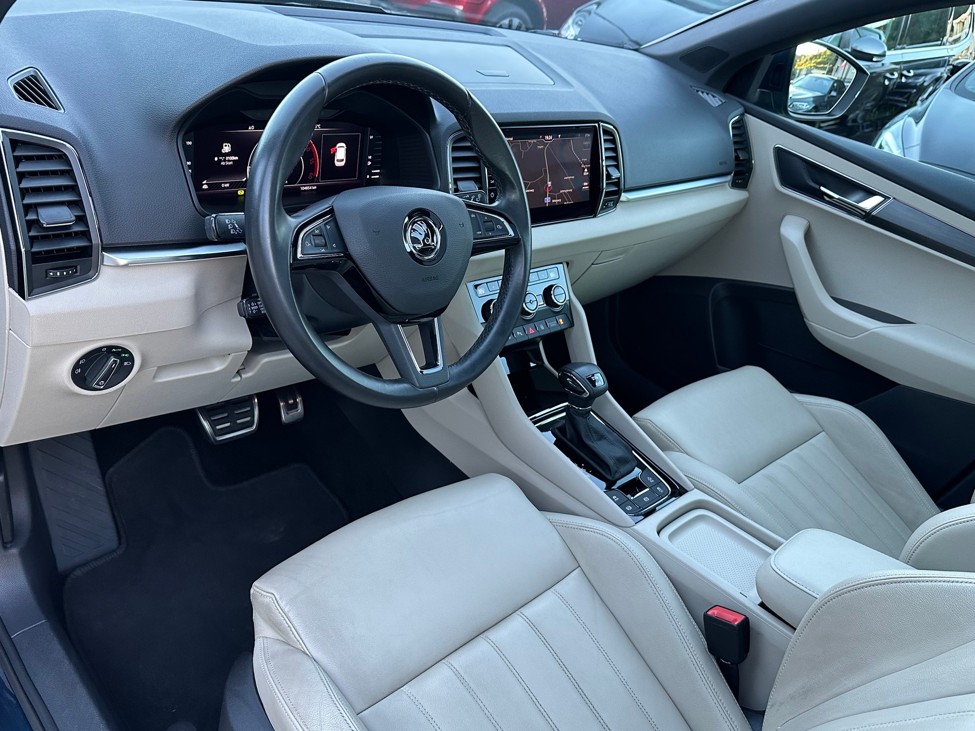 SKODA Karoq 2.0 TDI CR Style 4x4 DSG-image-8