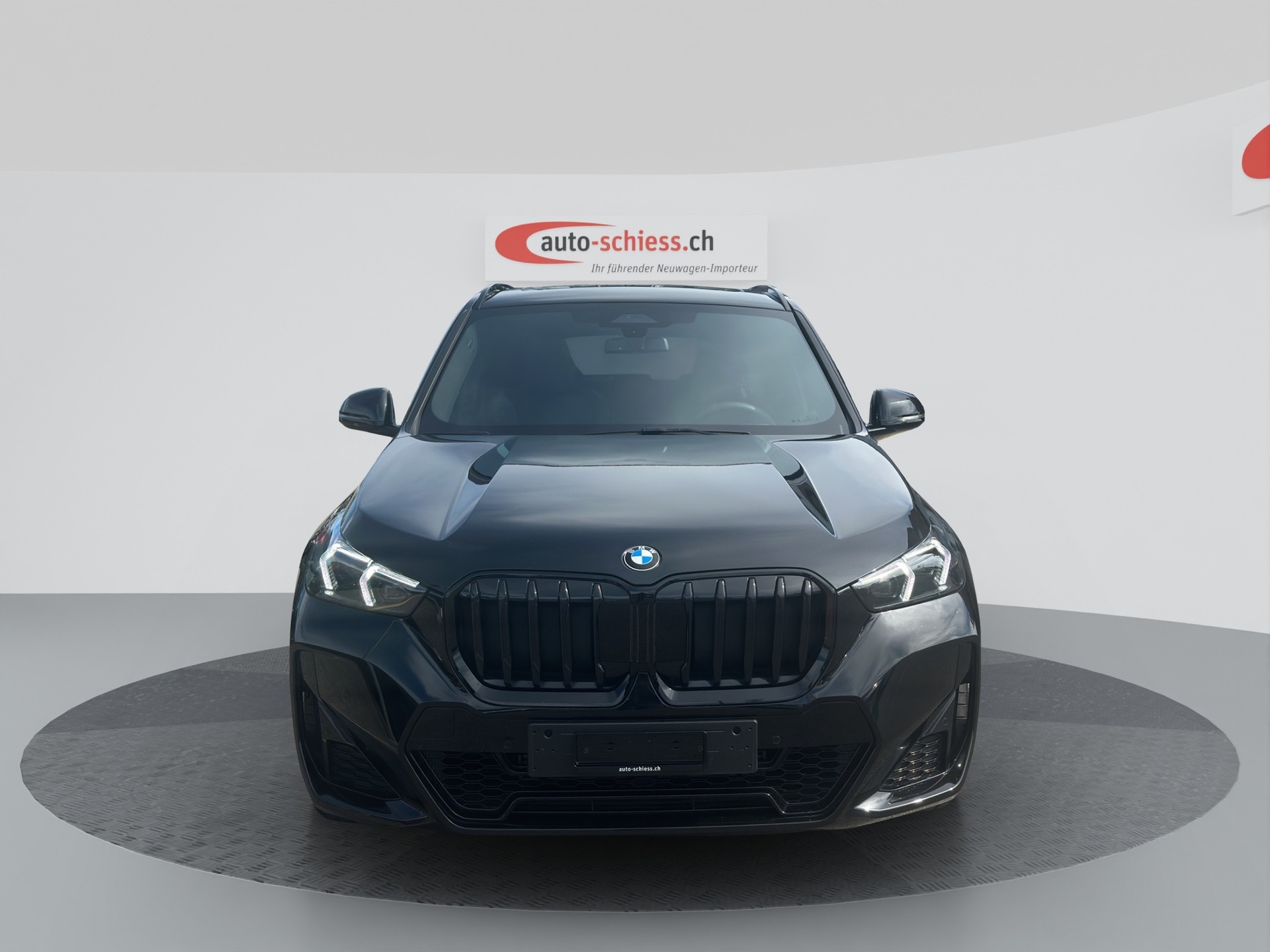 BMW X1 sDrive 18i M Sport Pro Shadow Line-image-1