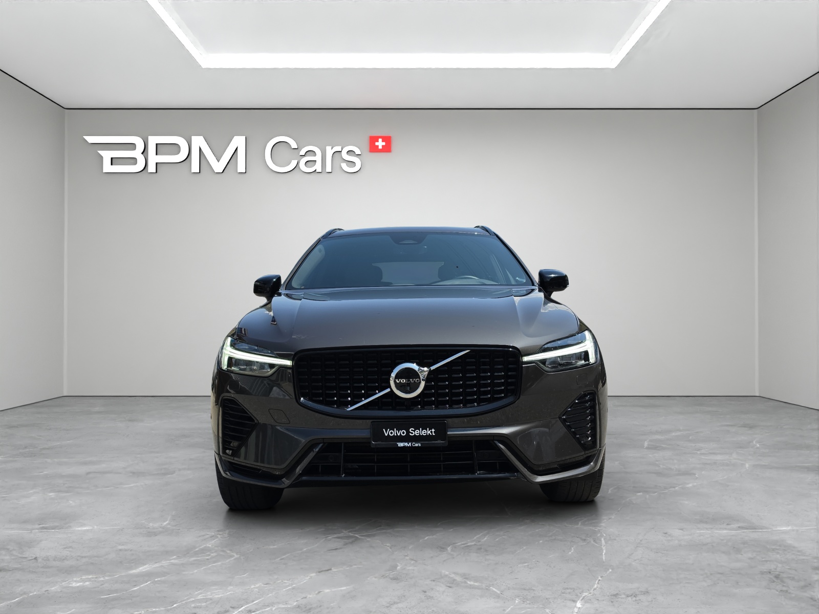 VOLVO XC60 2.0 T6 TE R-Design eAWD-image-1