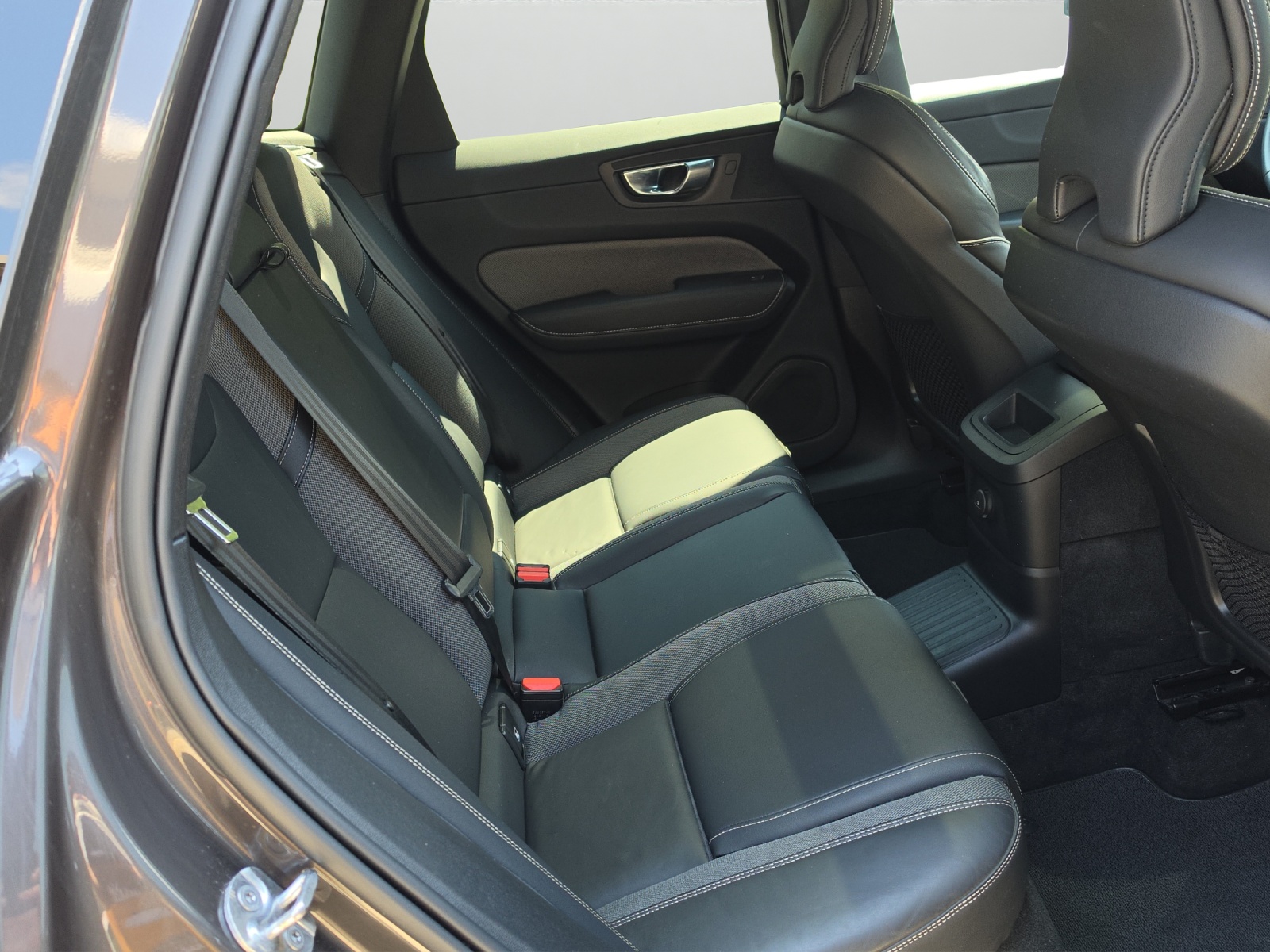 Image VOLVO XC60 XC60 2.0 T6 TE R-Design eAWD