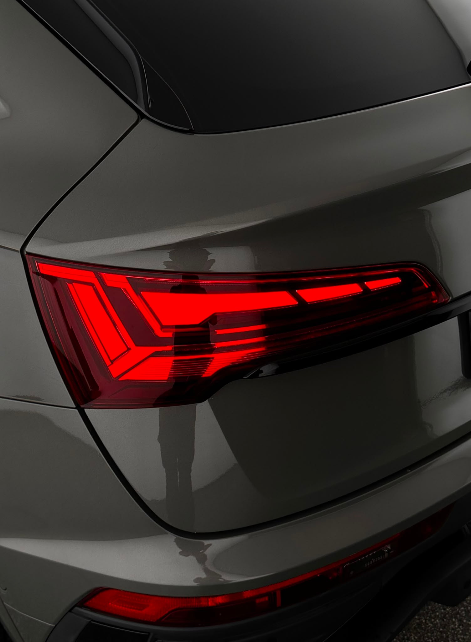 AUDI Q5 Sportback 40 TDI S line quattro S-tronic-image-11
