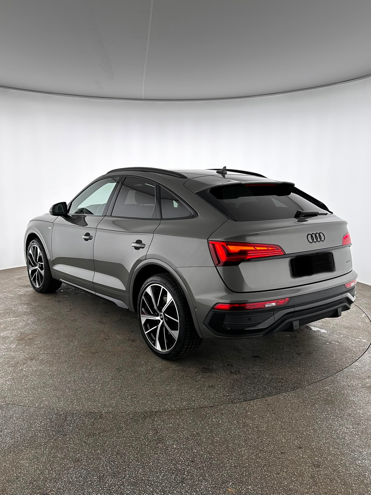 AUDI Q5 Sportback 40 TDI S line quattro S-tronic-image-3