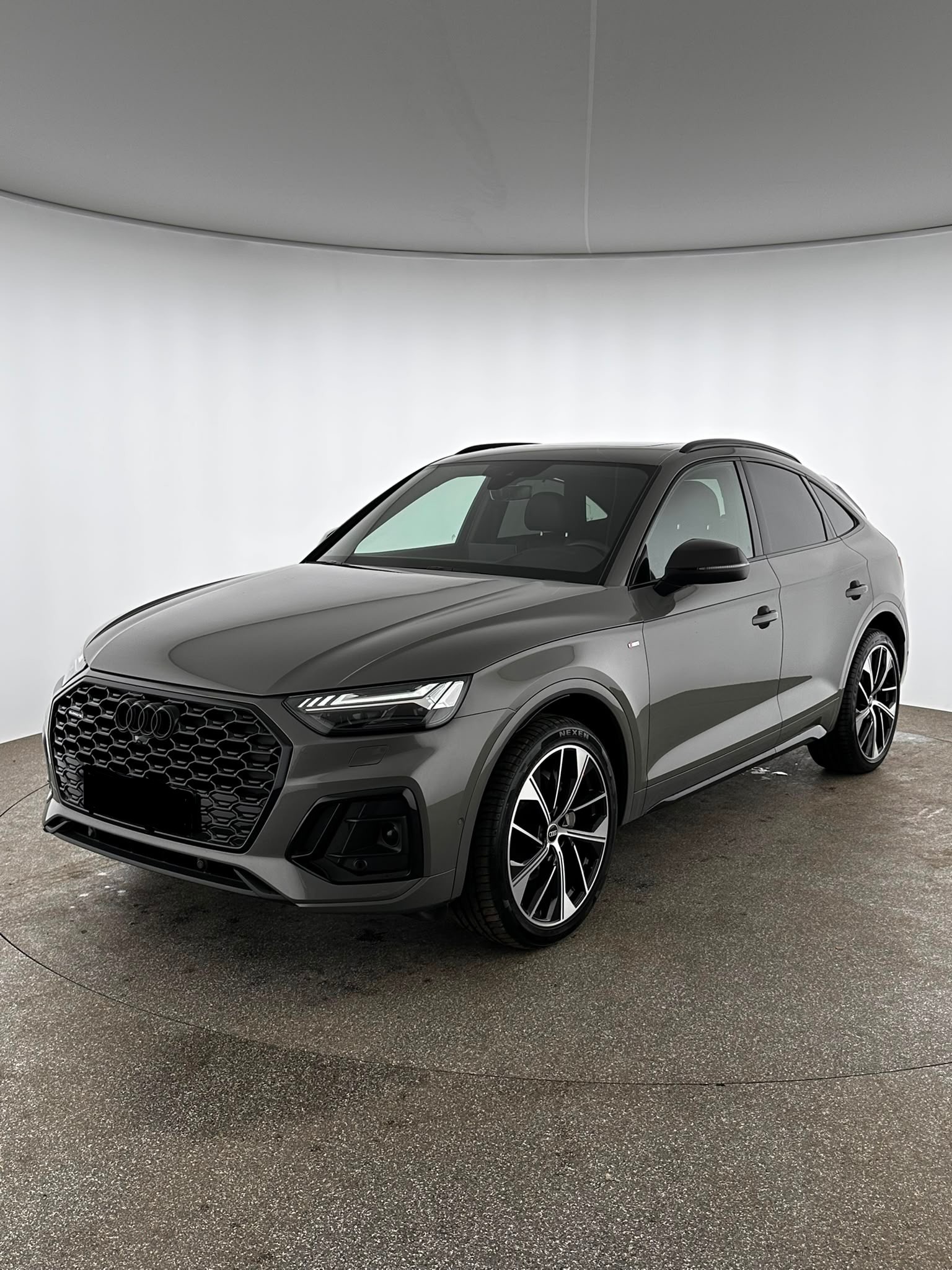 AUDI Q5 Sportback 40 TDI S line quattro S-tronic-image-2
