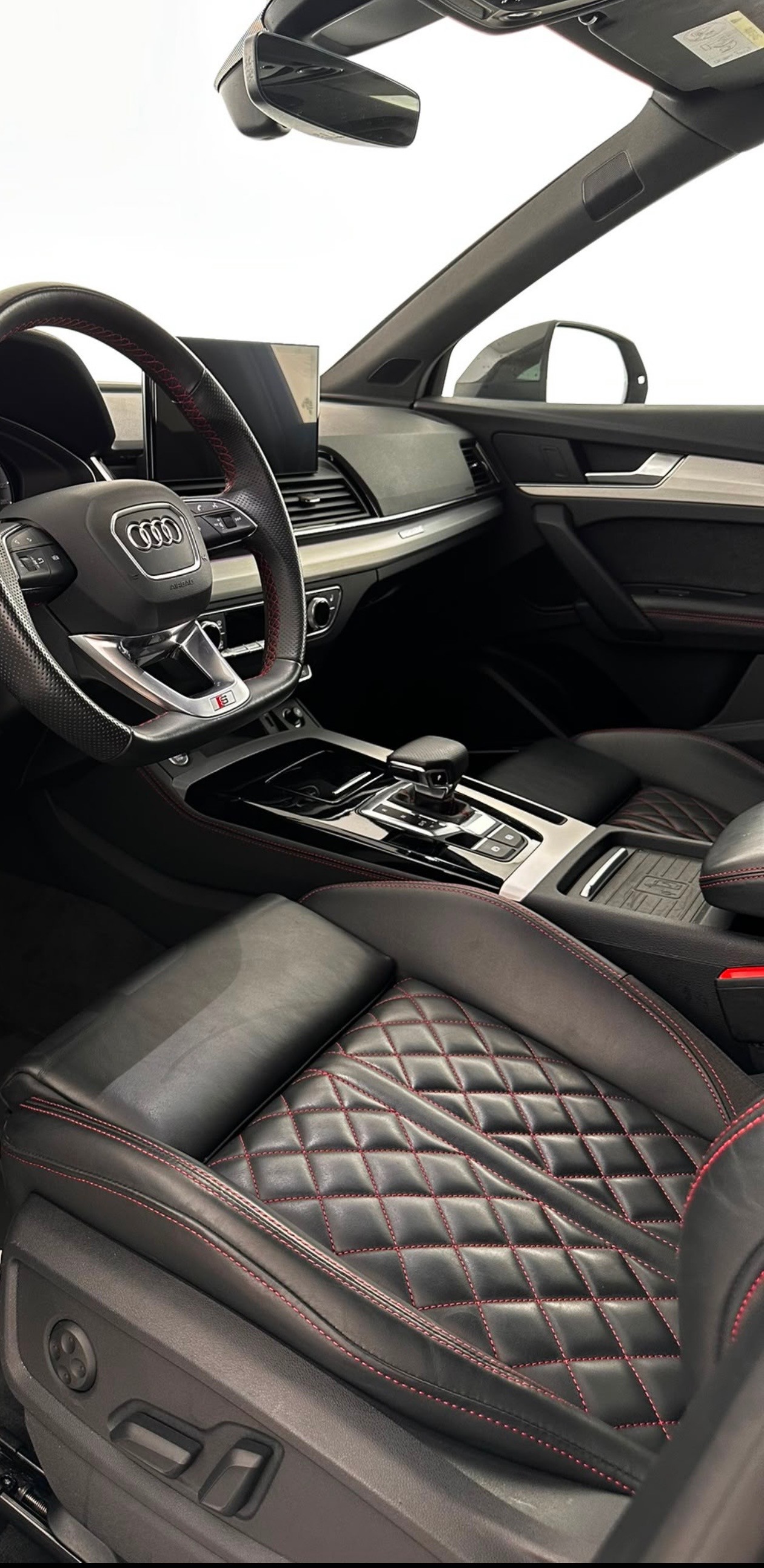 AUDI Q5 Sportback 40 TDI S line quattro S-tronic-image-7