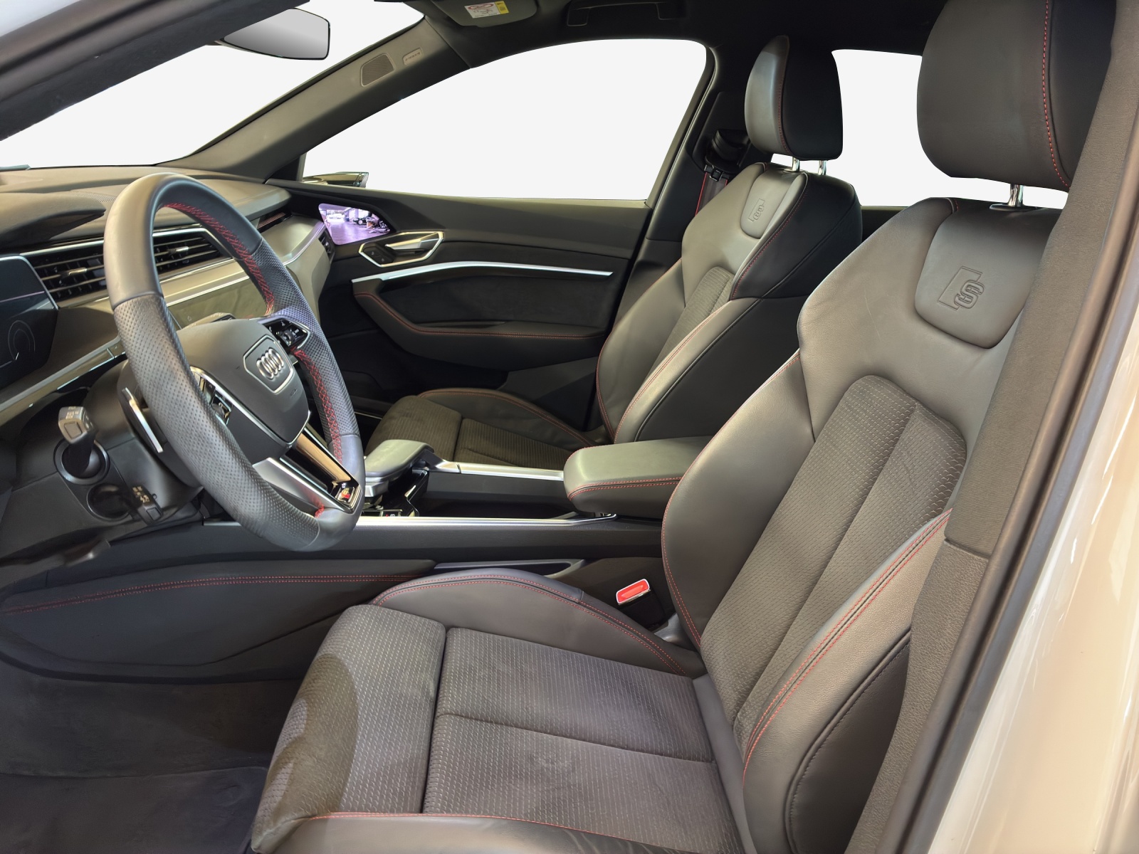 AUDI Q8 55 e-tron S line quattro-image-7