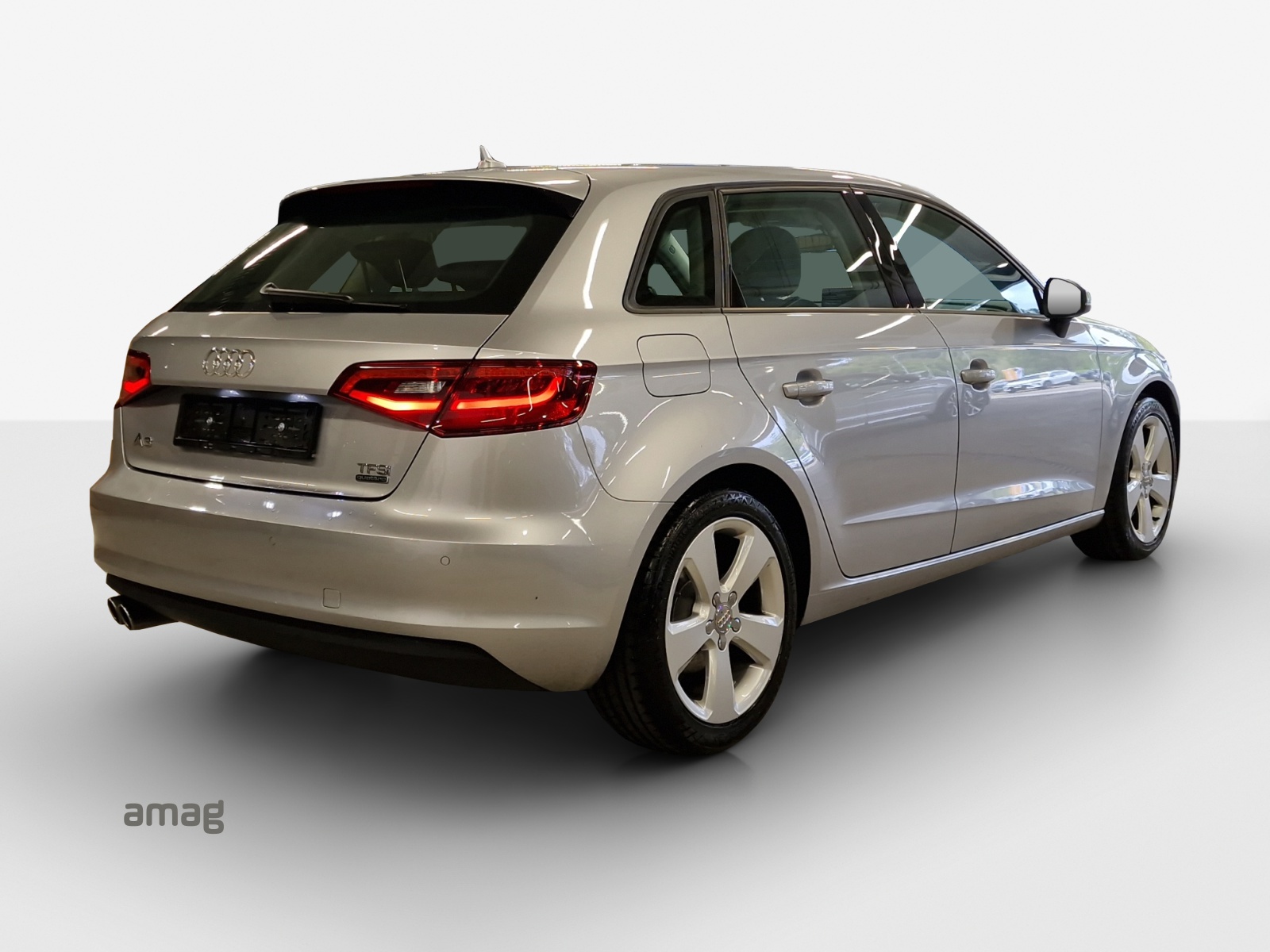 AUDI A3 Sportback 1.8 TFSI Ambition quattro S-tronic-image-4