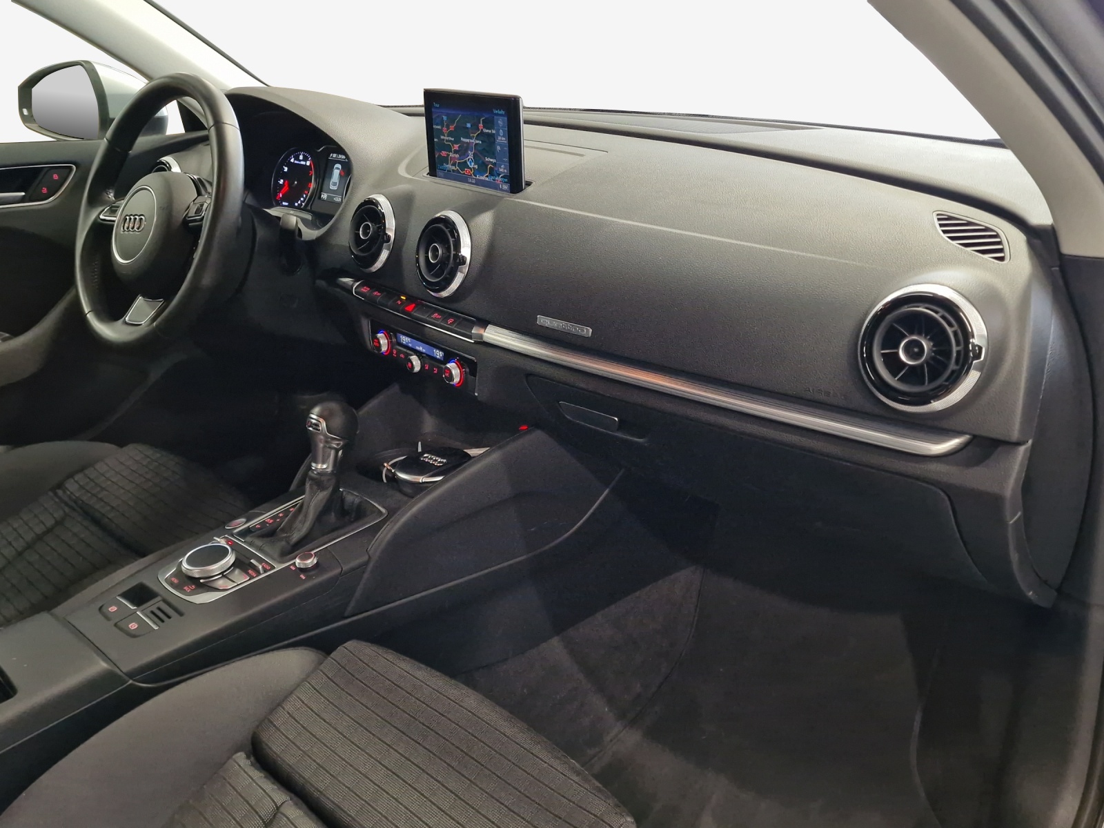 AUDI A3 Sportback 1.8 TFSI Ambition quattro S-tronic-image-13