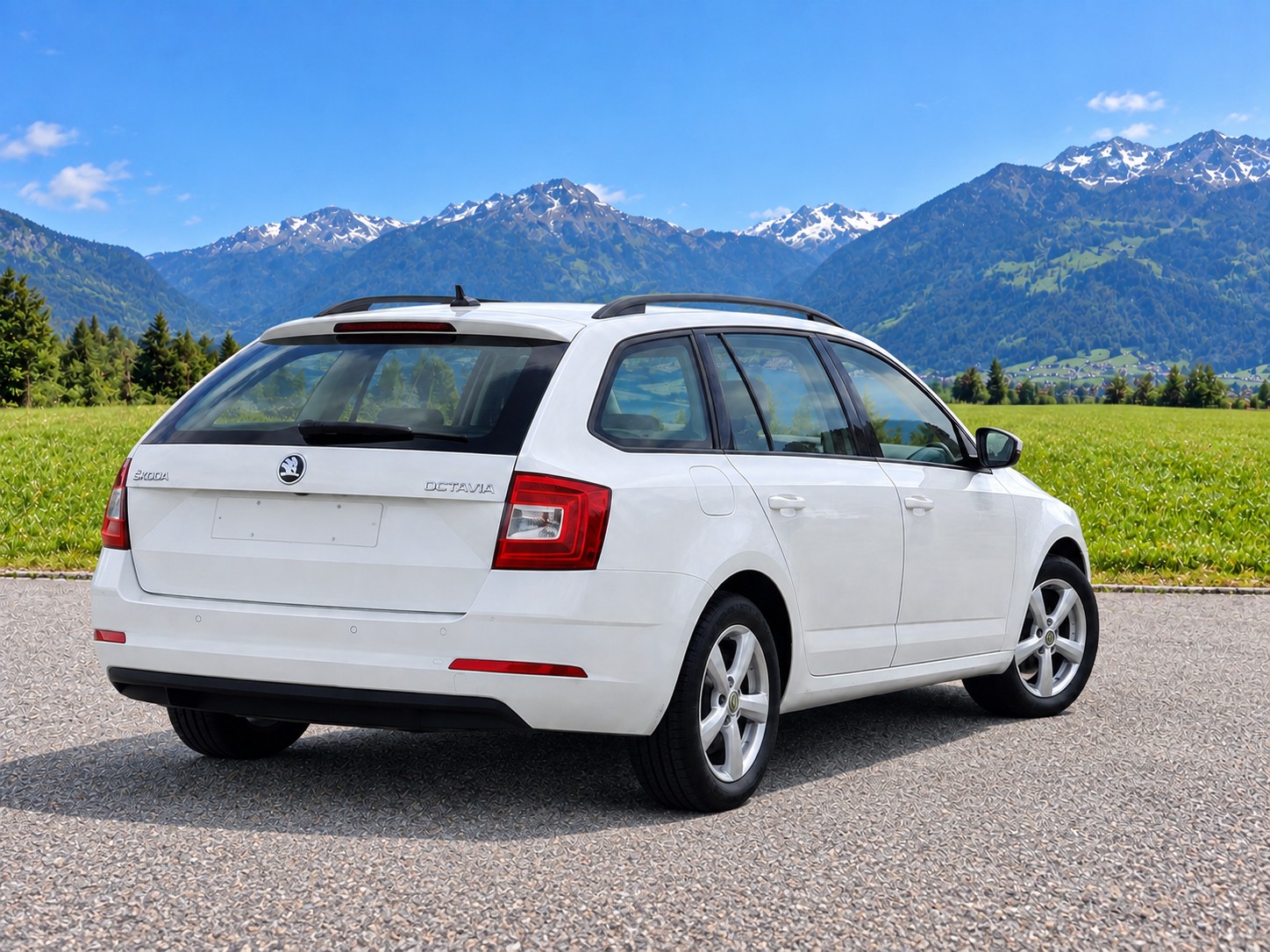 SKODA Octavia Combi 1.6 TDI Active DSG-image-6