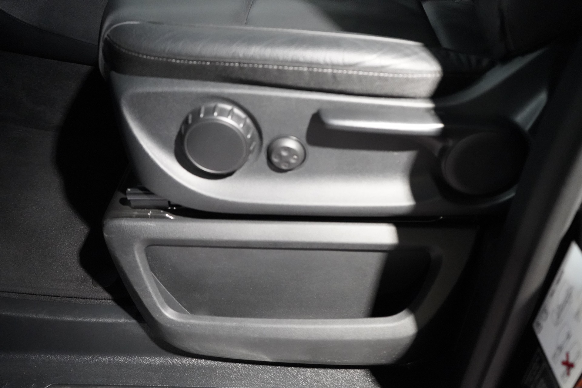MERCEDES-BENZ V 250 d Avantgarde lang 4matic Van-image-16