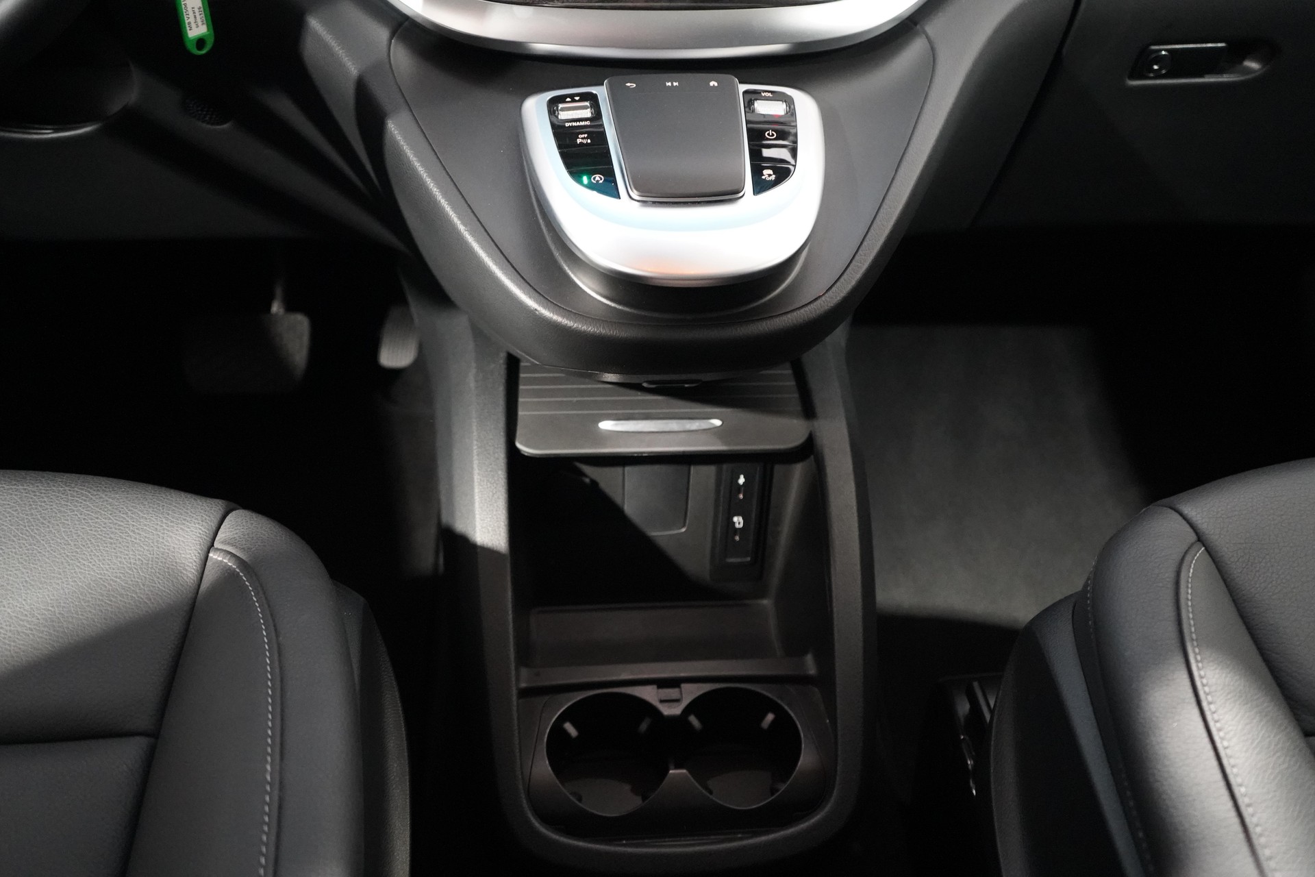 MERCEDES-BENZ V 250 d Avantgarde lang 4matic Van-image-10