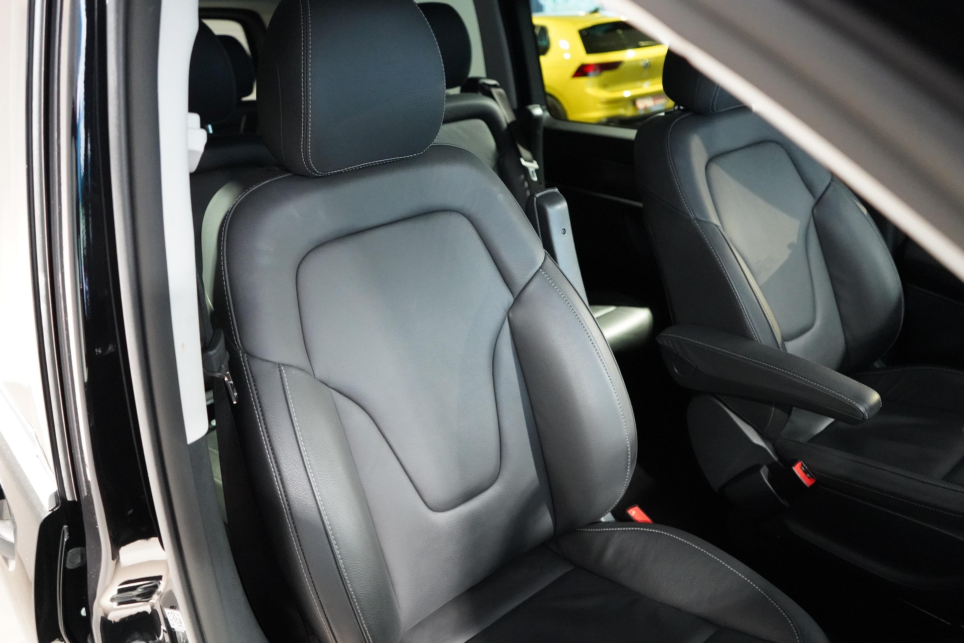 MERCEDES-BENZ V 250 d Avantgarde lang 4matic Van-image-7