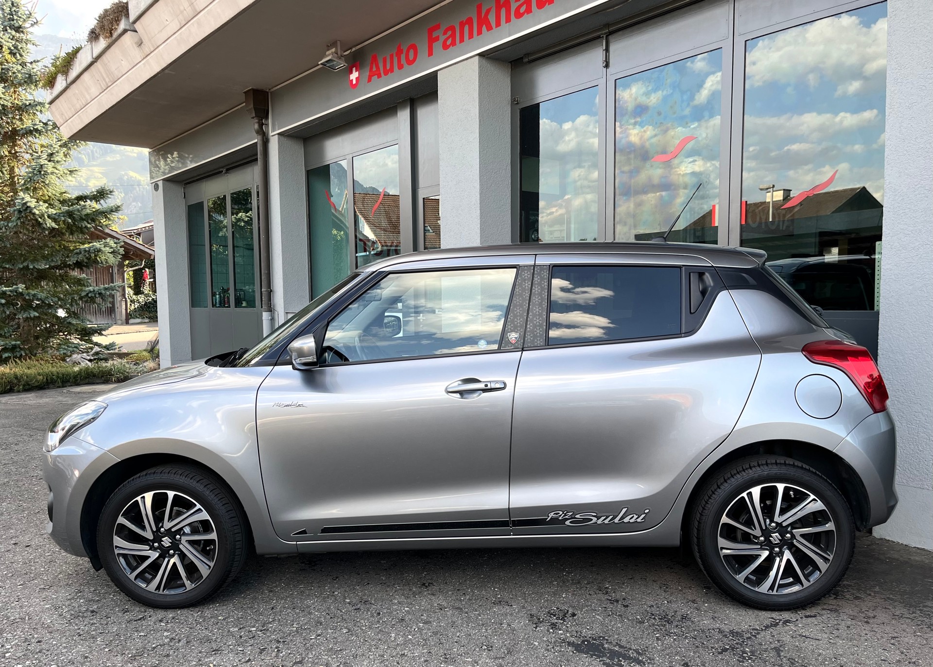 SUZUKI Swift 1.2i Piz Sulai Top Hybrid Allgrip 4x4-image-3
