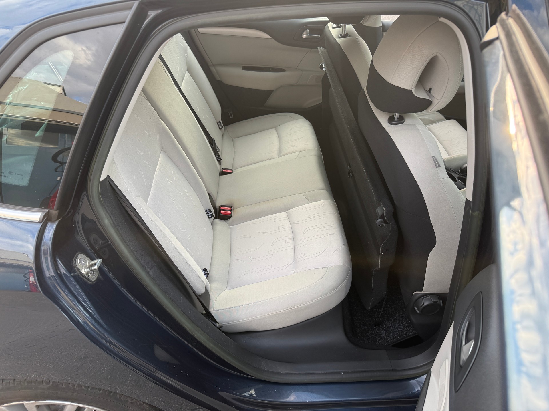 CITROEN C4 Berline 1.6 VTi Séduction BVA4-image-8